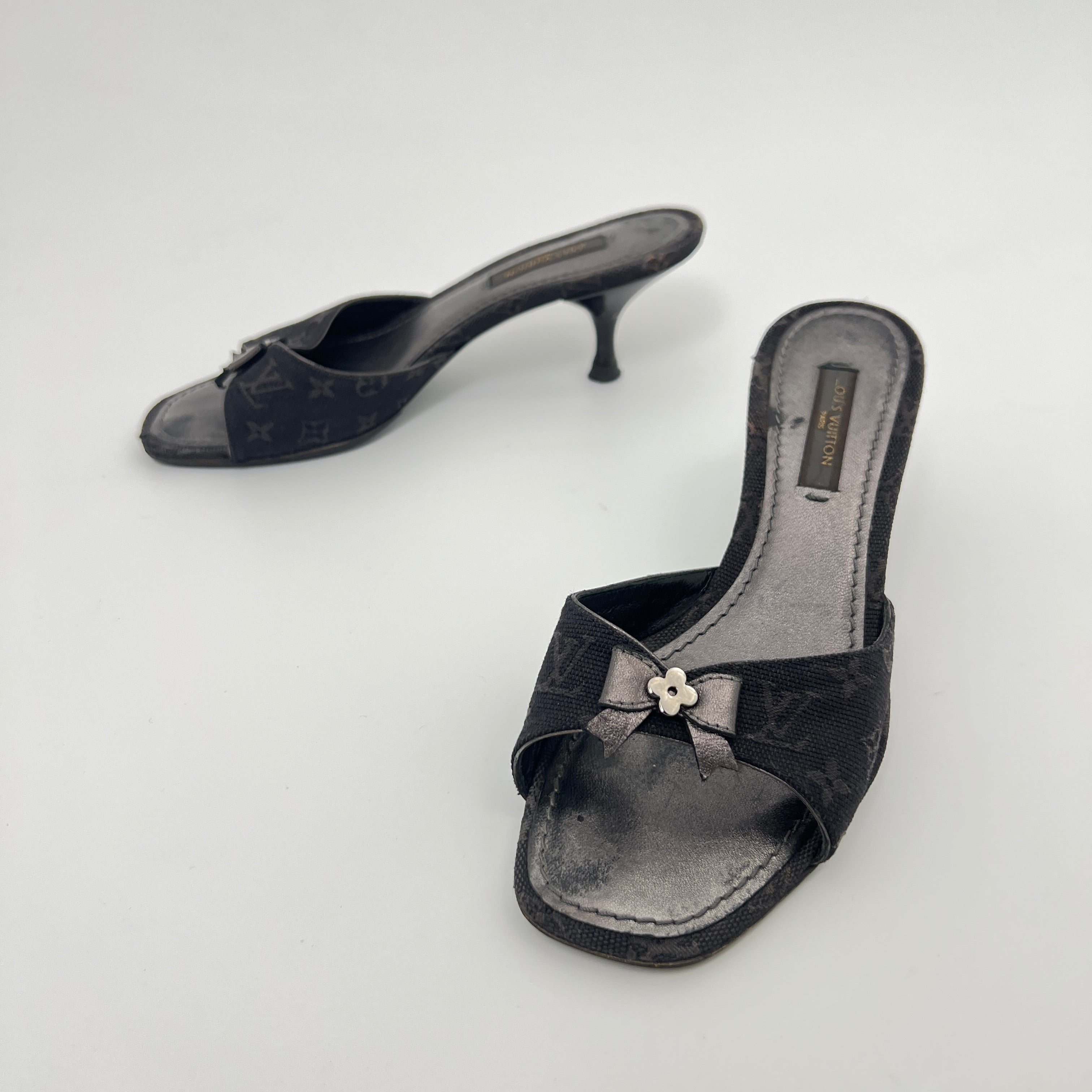 Louis Vuitton | Vintage Monogram Black Denim Bow Leather Mules (34)