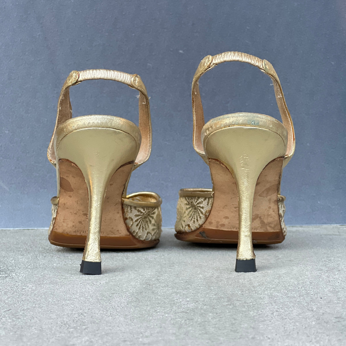 Manolo Blahnik | Vintage Gold Mesh Carolyne Pointed Slingback Heels (36)