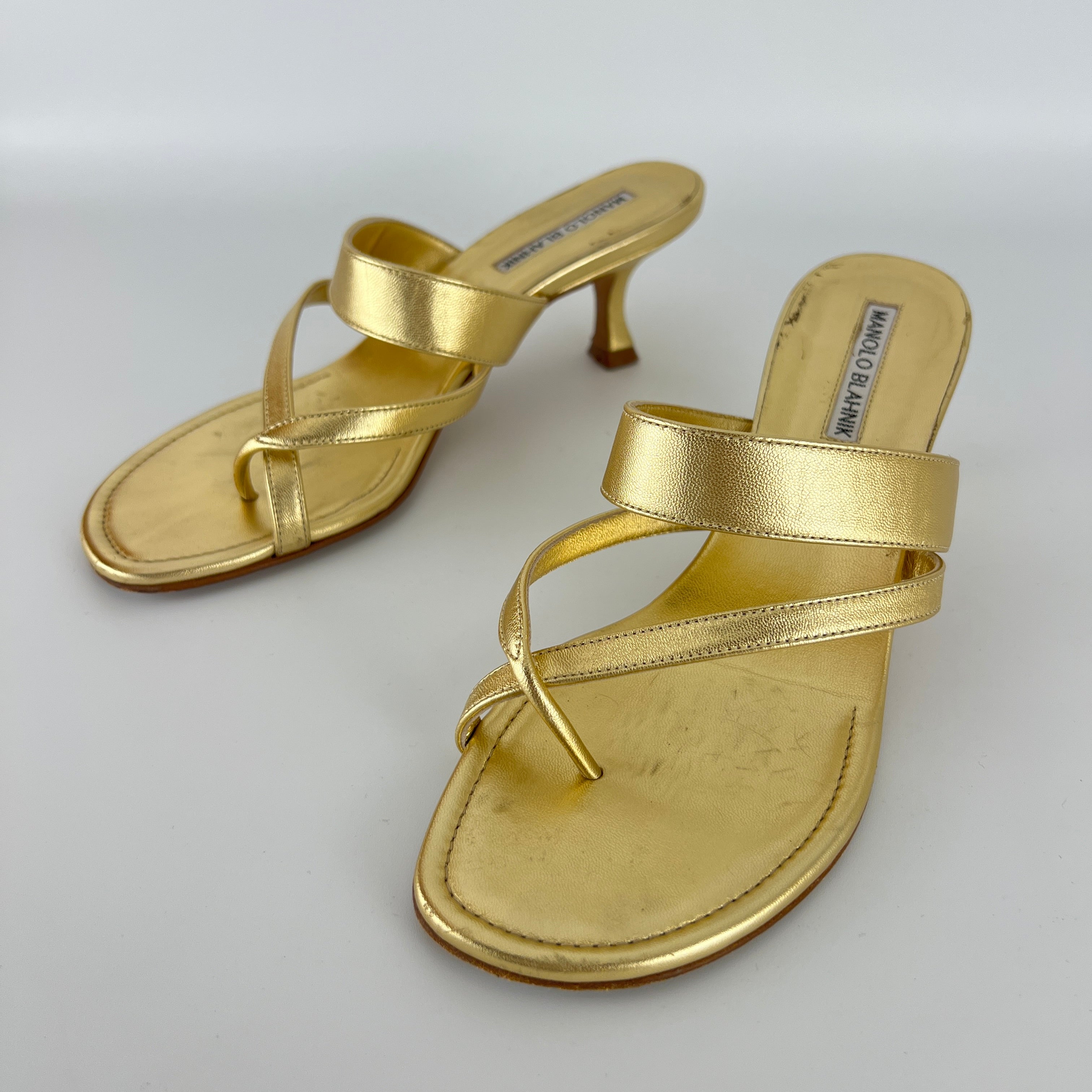 Manolo Blahnik | Susa 50 Metallic Gold Leather Thong Strappy Sandal (37)