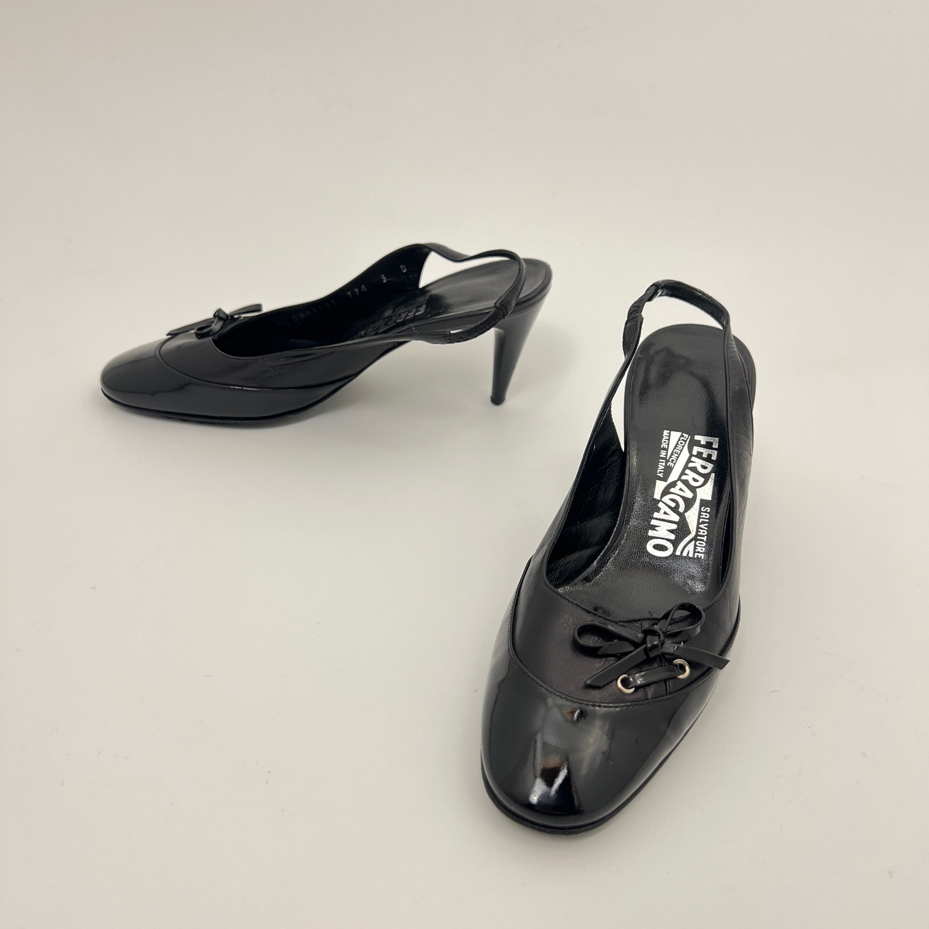 Ferragamo | Black Patent Leather Ribbon Slingback Round Toe Heels (35.5)