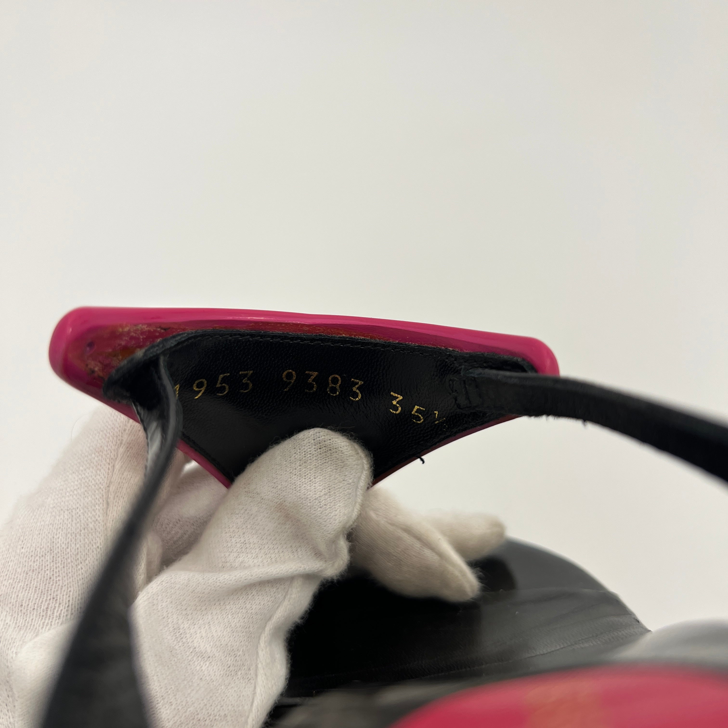 Sergio Rossi | Black Leather Pink Triangle Thong Flip Flop Kitten Heels (35.5)