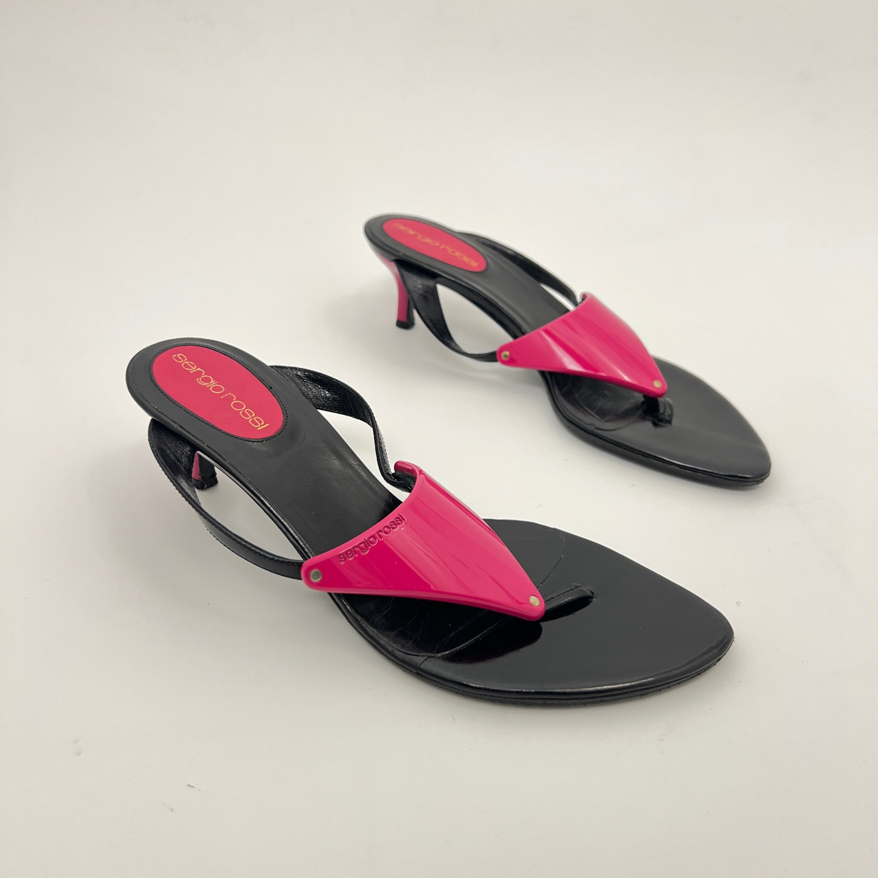 Sergio Rossi | Black Leather Pink Triangle Thong Flip Flop Kitten Heels (35.5)