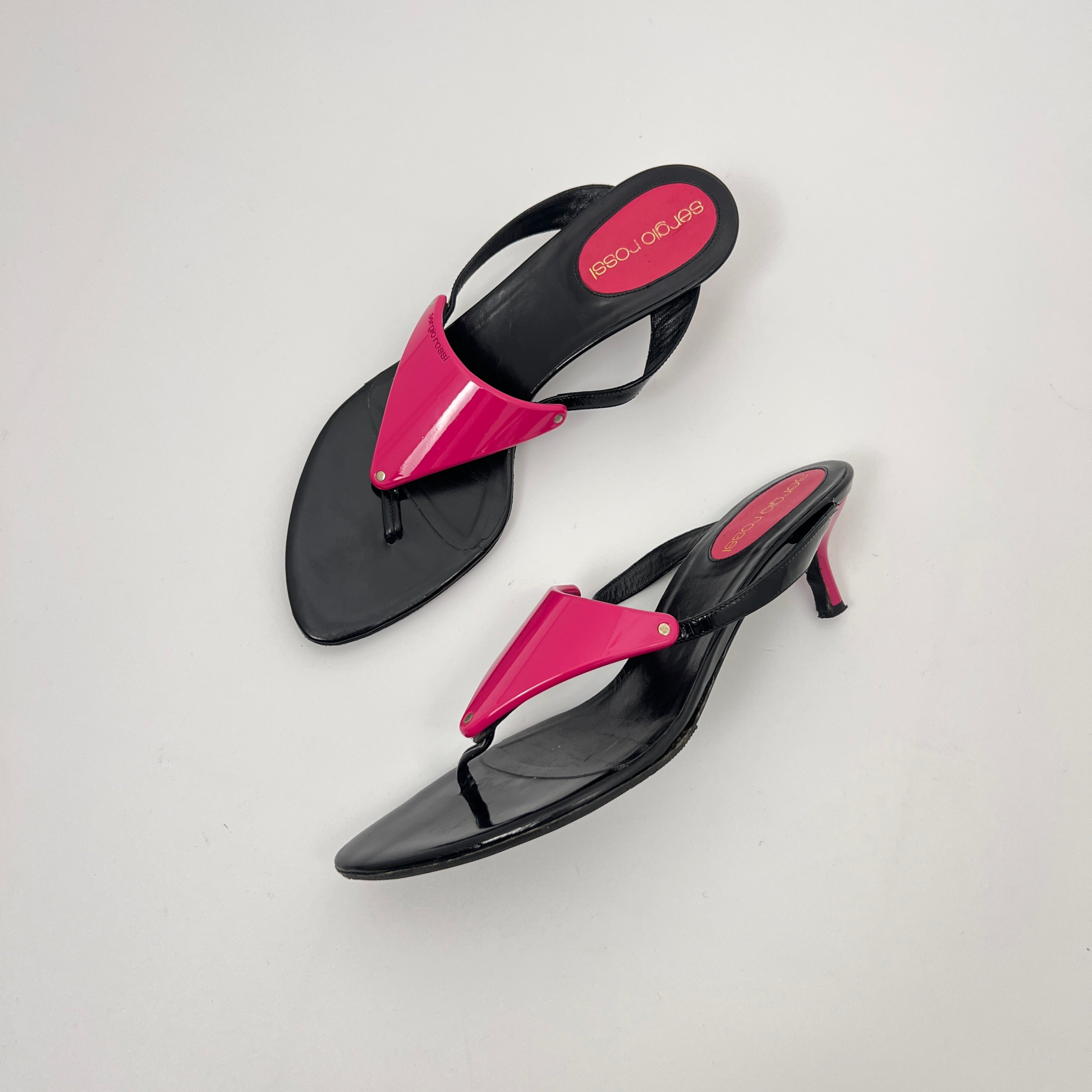 Sergio Rossi | Black Leather Pink Triangle Thong Flip Flop Kitten Heels (35.5)