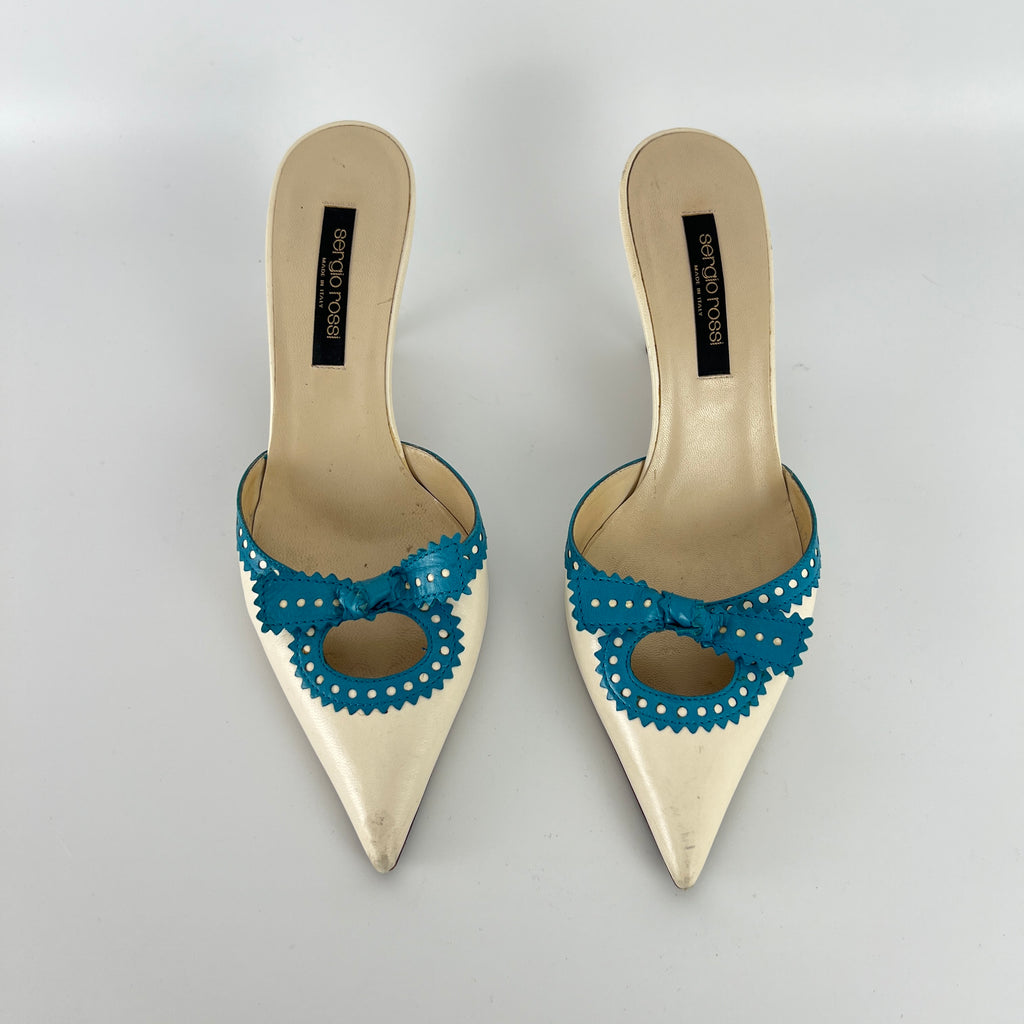 Sergio Rossi | White Cream Leather Blue Bow Pointed Toe Slide Mules (35)