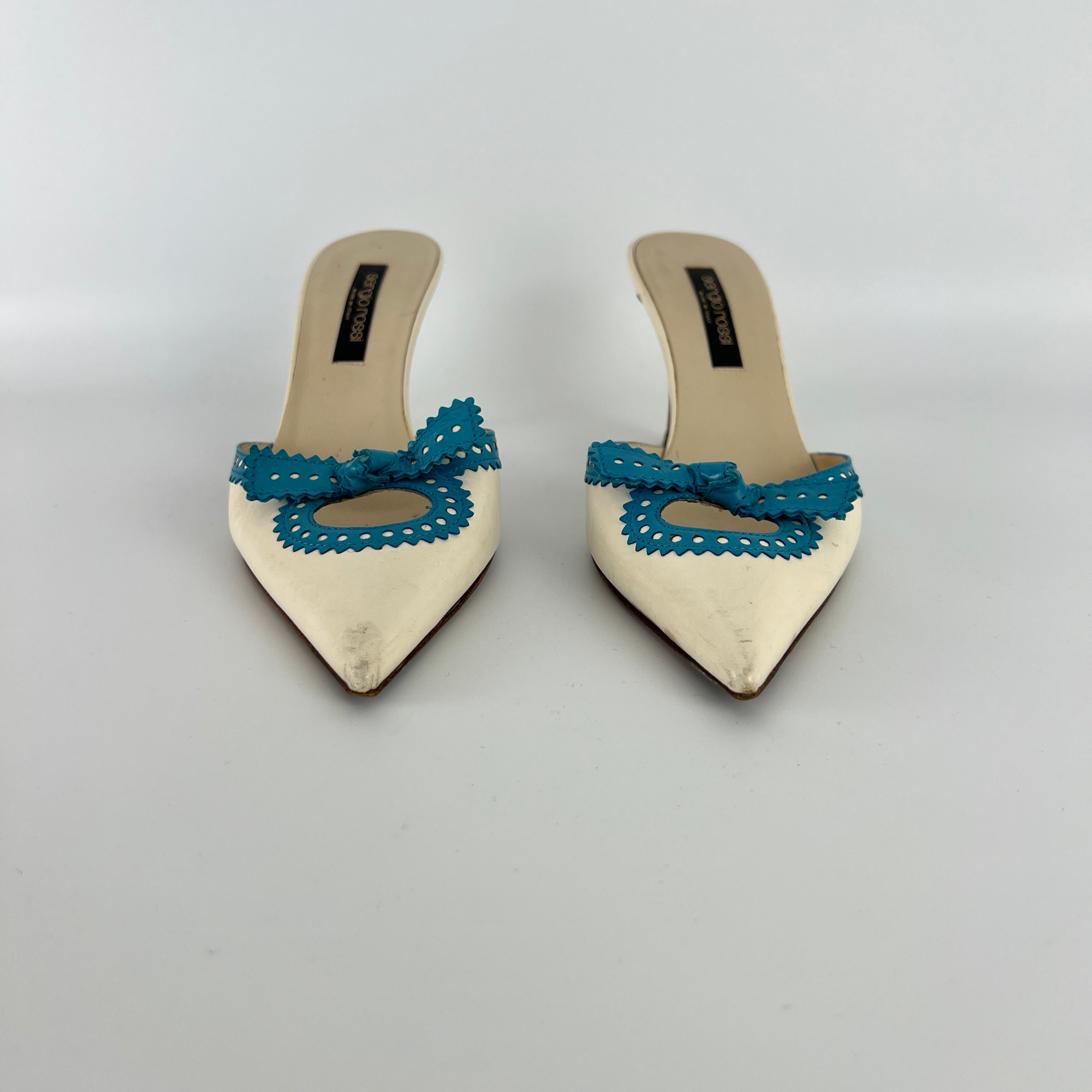 Sergio Rossi | White Cream Leather Blue Bow Pointed Toe Slide Mules (35)