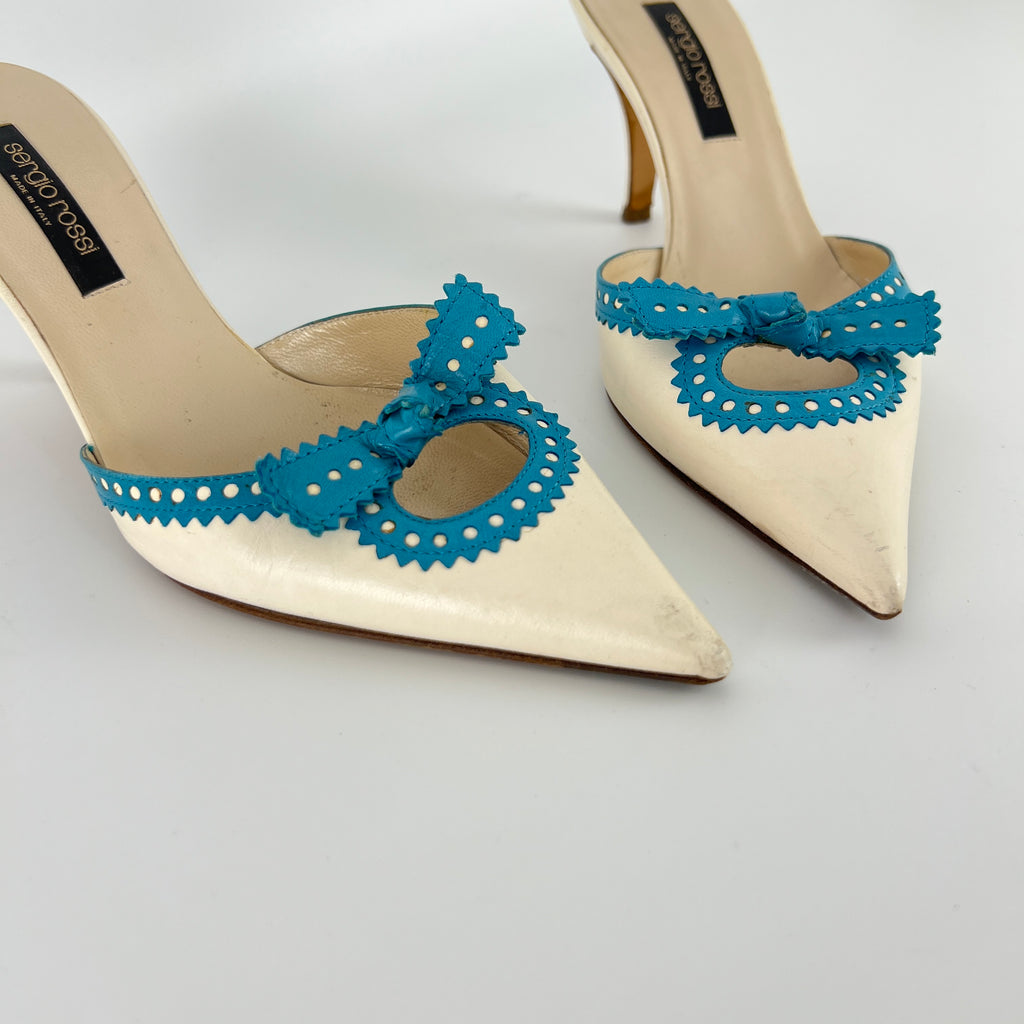 Sergio Rossi | White Cream Leather Blue Bow Pointed Toe Slide Mules (35)