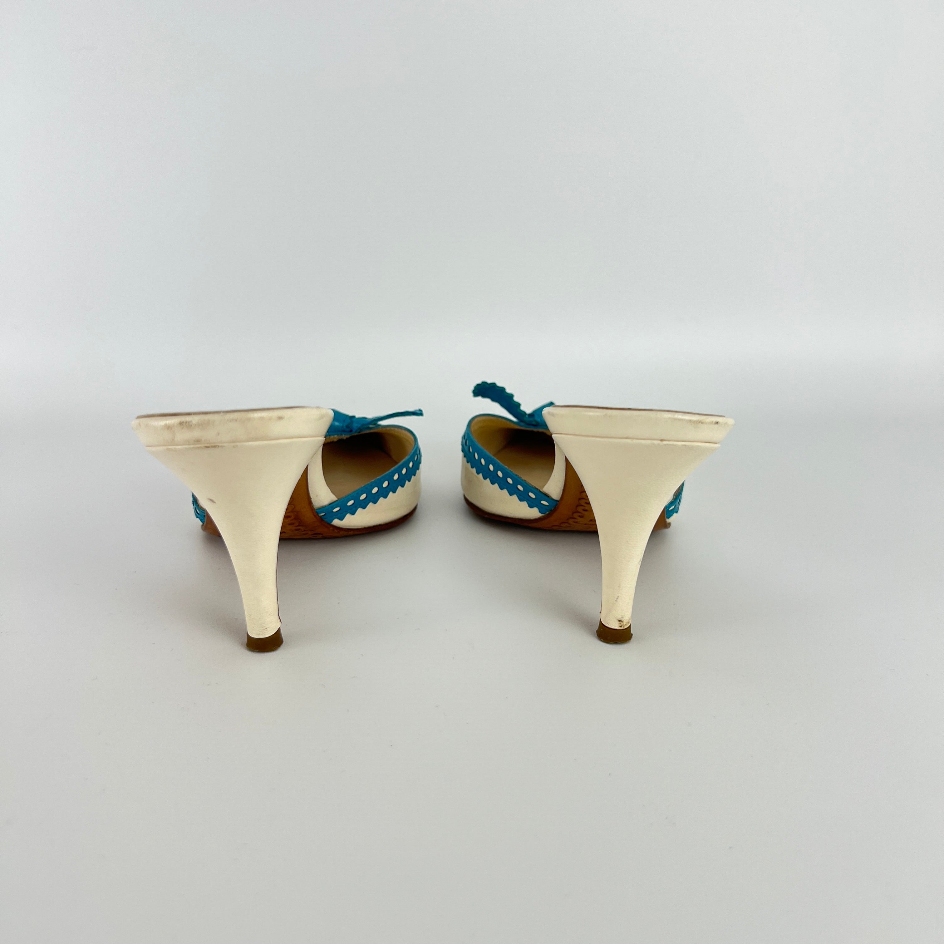 Sergio Rossi | White Cream Leather Blue Bow Pointed Toe Slide Mules (35)