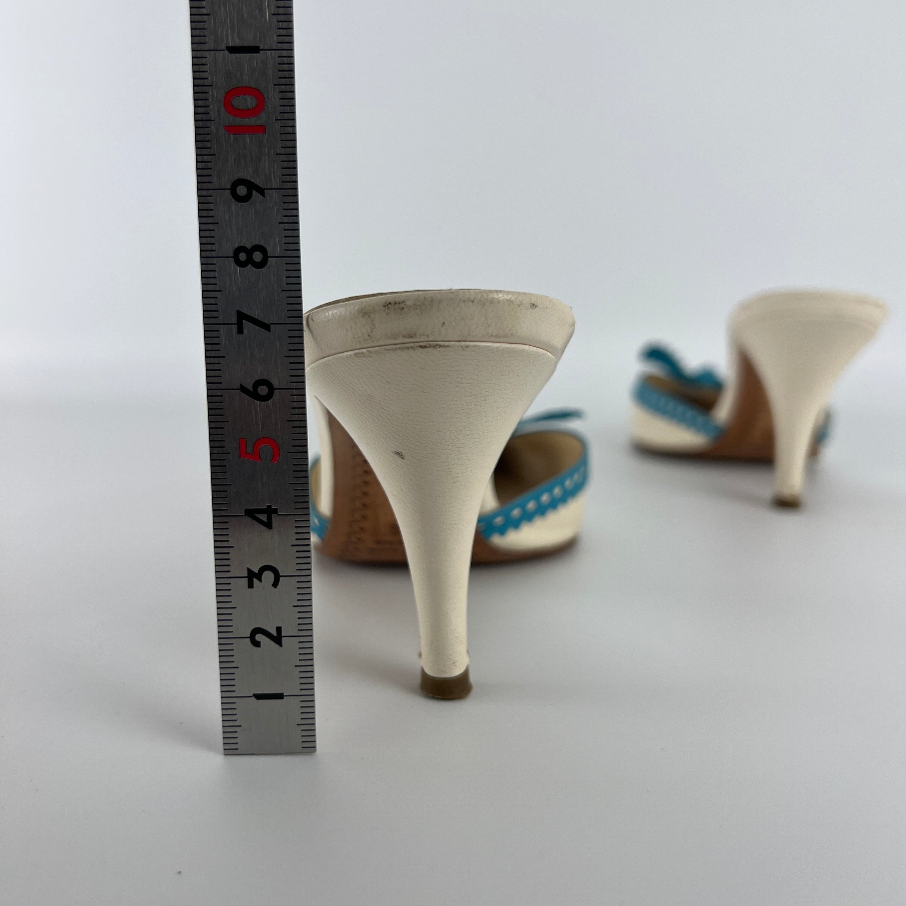 Sergio Rossi | White Cream Leather Blue Bow Pointed Toe Slide Mules (35)