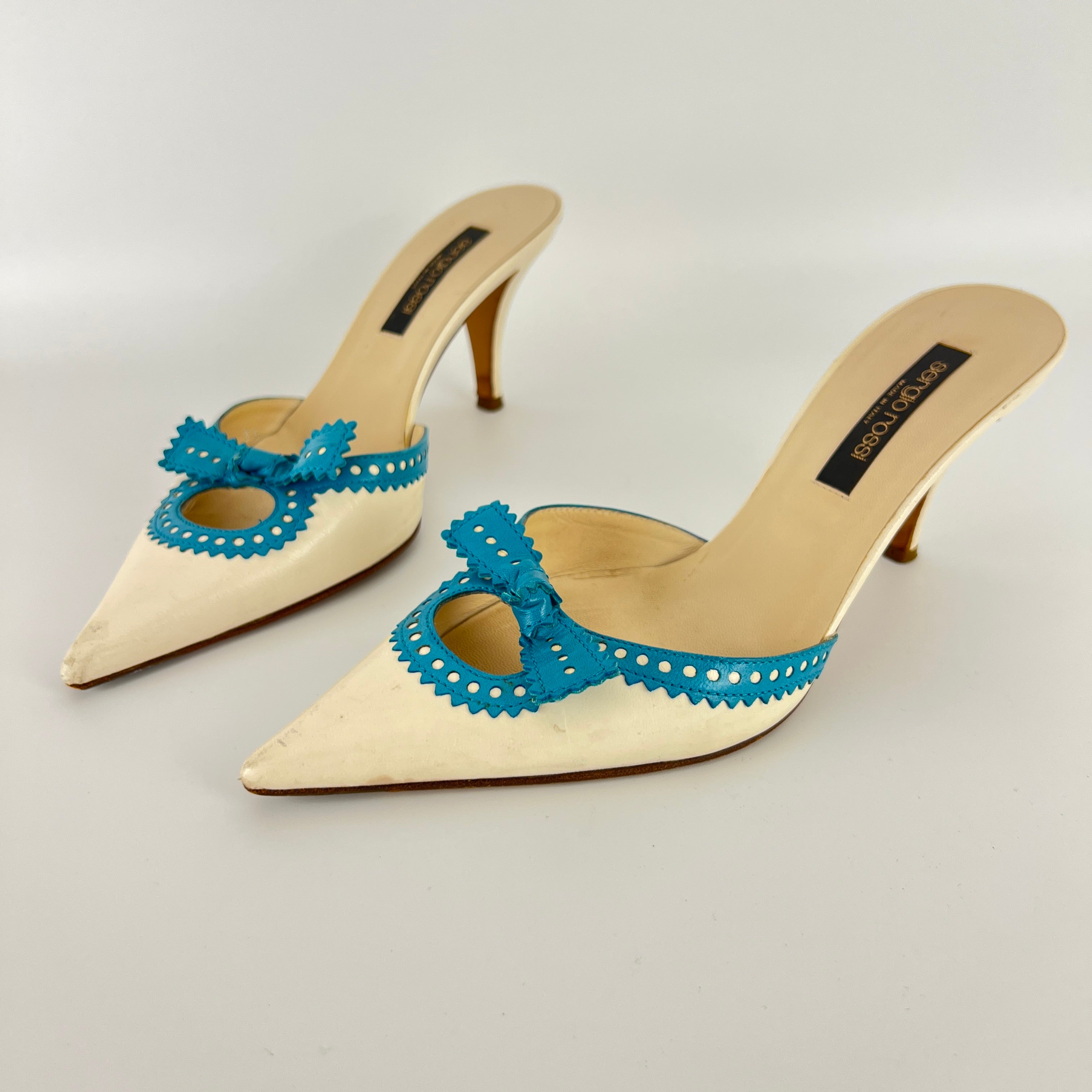Sergio Rossi | White Cream Leather Blue Bow Pointed Toe Slide Mules (35)