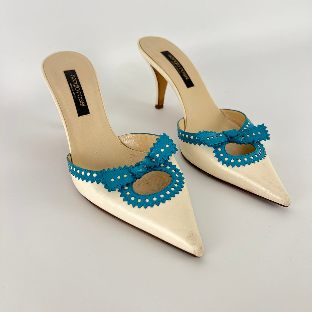 Sergio Rossi | White Cream Leather Blue Bow Pointed Toe Slide Mules (35)
