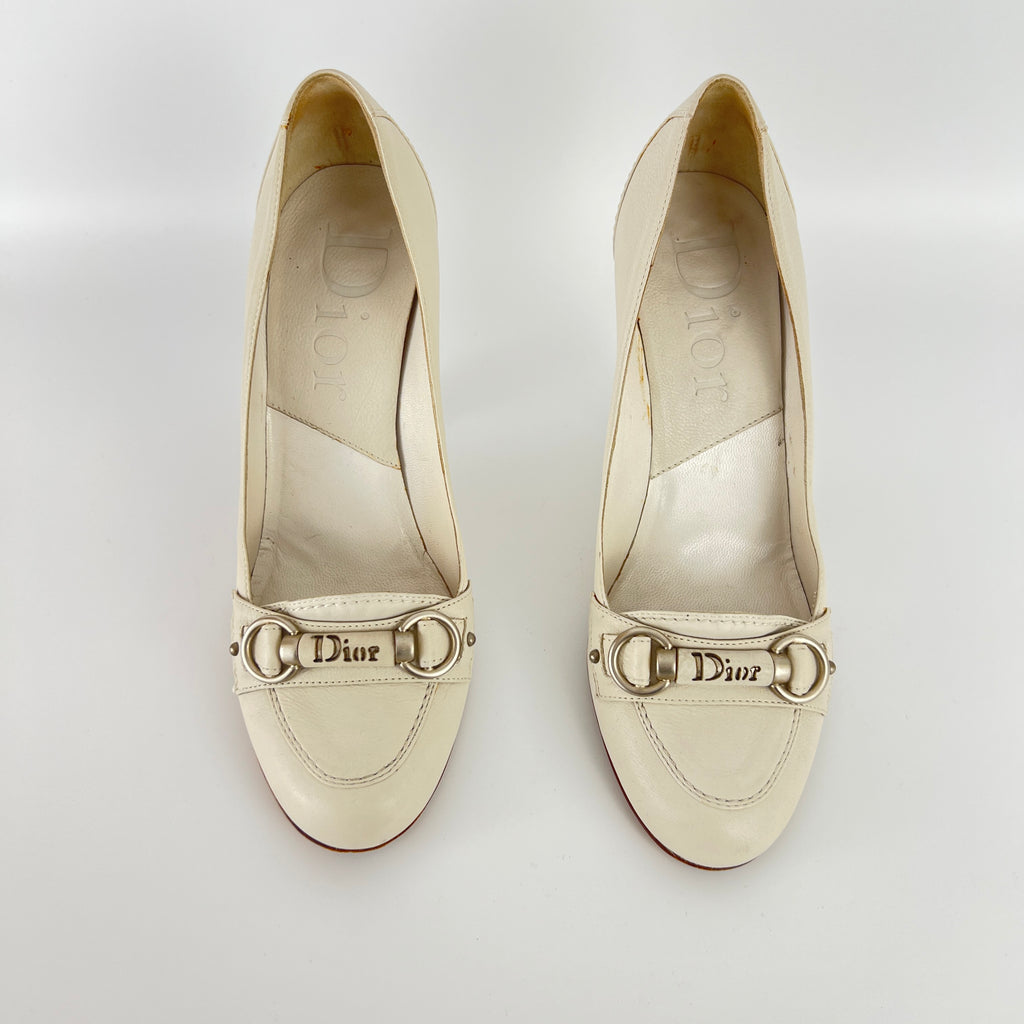 Dior | Vintage Galliano Era White Cream Leather Logo Horse Bit Pumps (35.5)