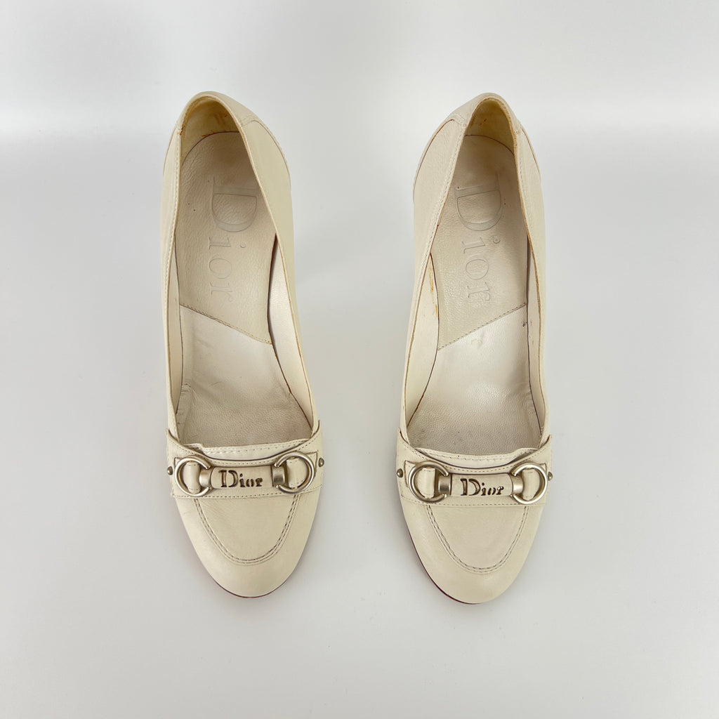 Dior | Vintage Galliano Era White Cream Leather Logo Horse Bit Pumps (35.5)