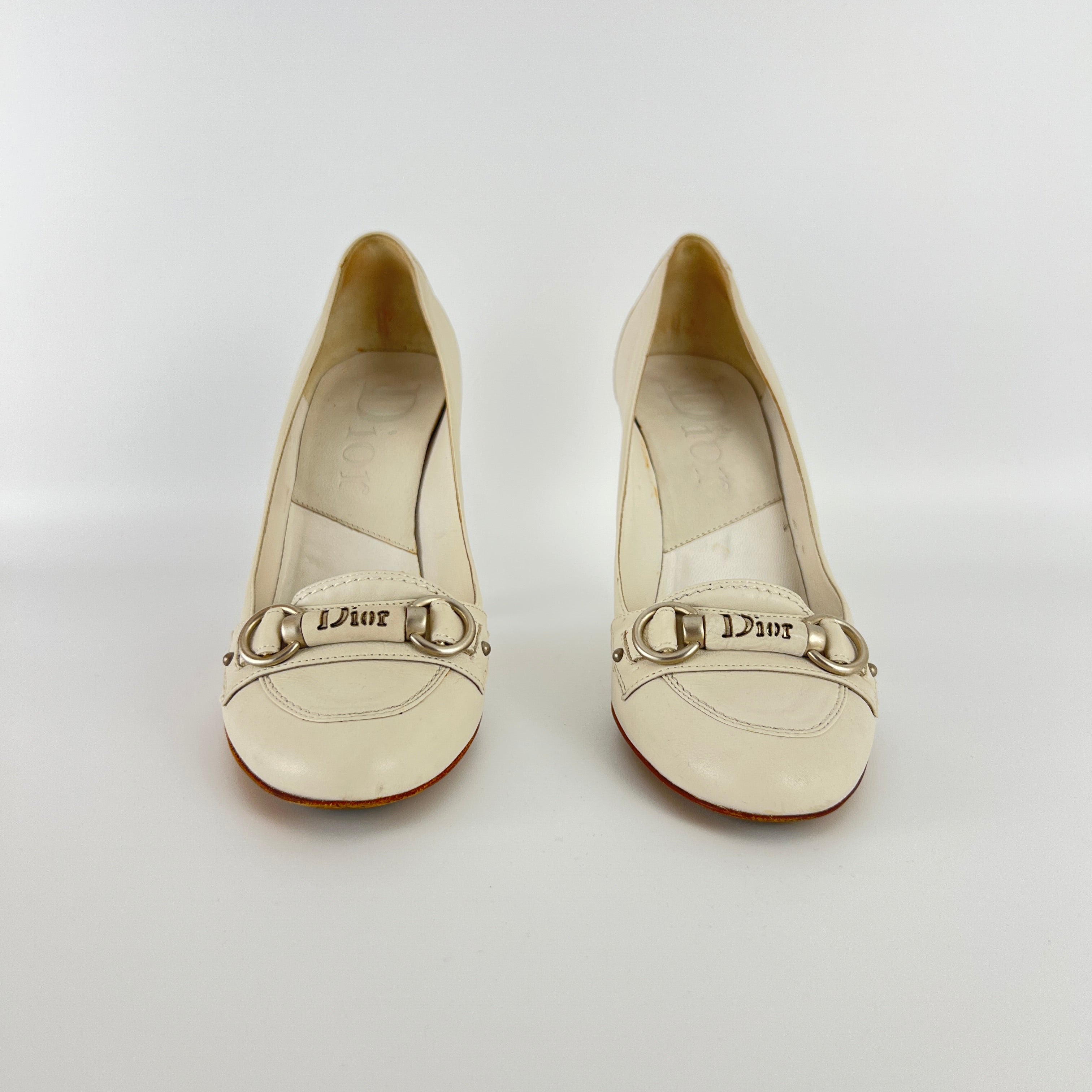 Dior | Vintage Galliano Era White Cream Leather Logo Horse Bit Pumps (35.5)