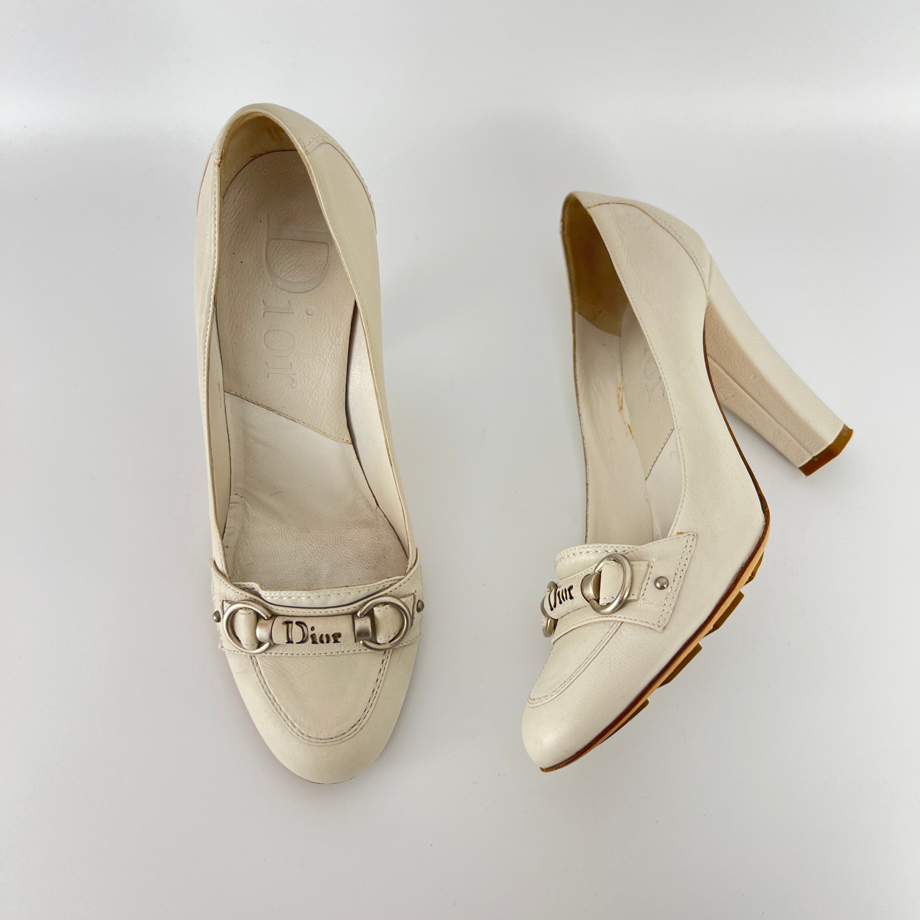Dior | Vintage Galliano Era White Cream Leather Logo Horse Bit Pumps (35.5)