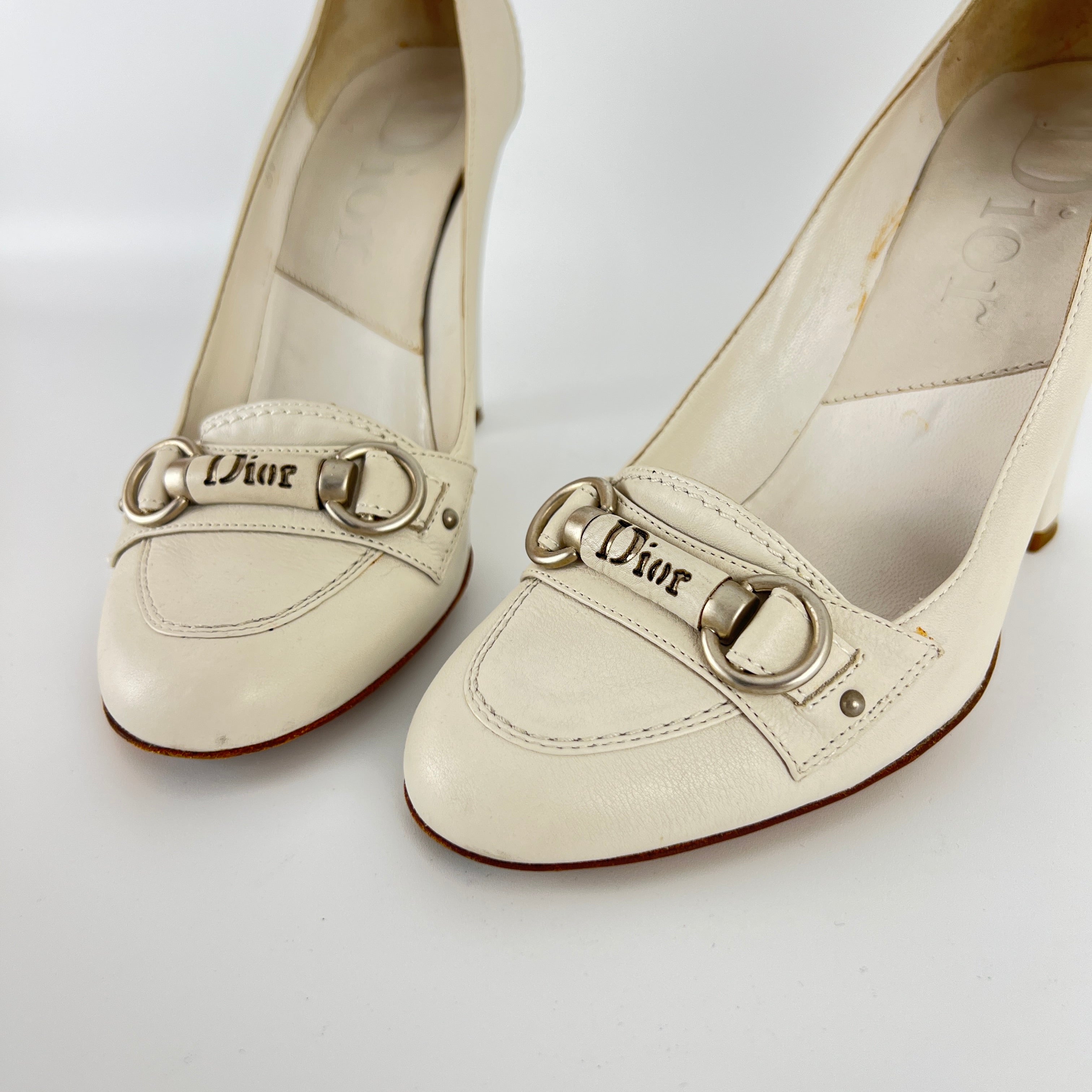 Dior | Vintage Galliano Era White Cream Leather Logo Horse Bit Pumps (35.5)