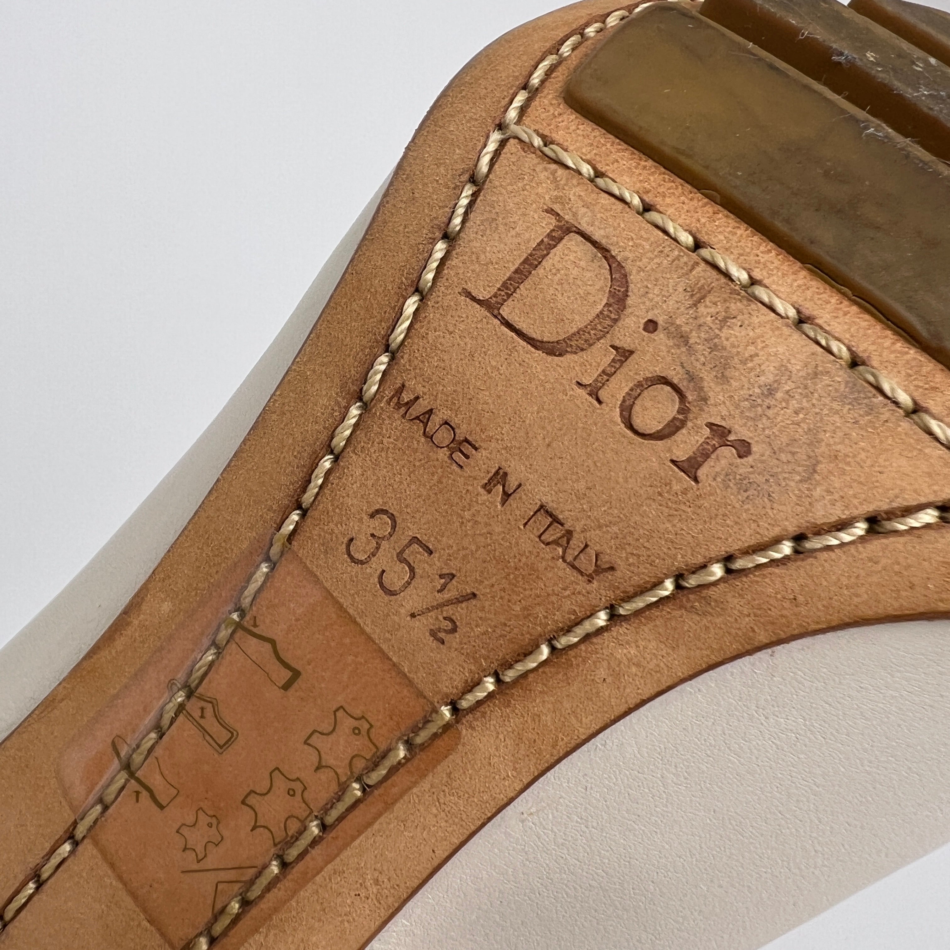 Dior | Vintage Galliano Era White Cream Leather Logo Horse Bit Pumps (35.5)