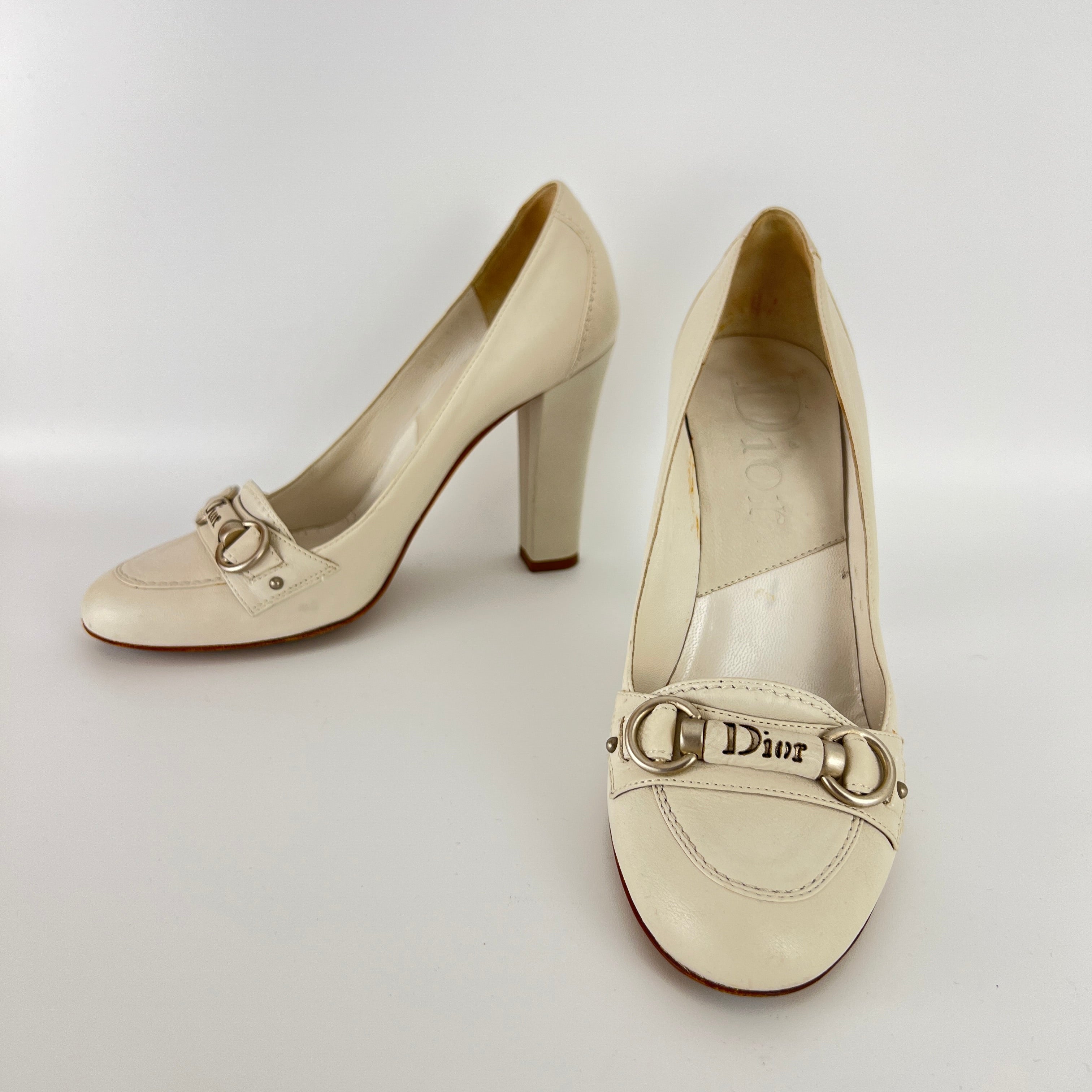 Dior | Vintage Galliano Era White Cream Leather Logo Horse Bit Pumps (35.5)