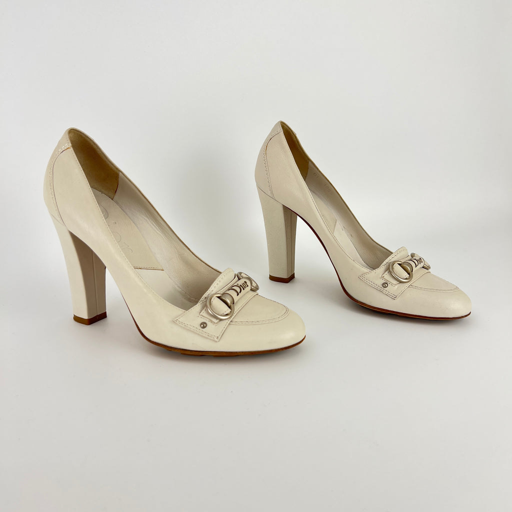 Dior | Vintage Galliano Era White Cream Leather Logo Horse Bit Pumps (35.5)