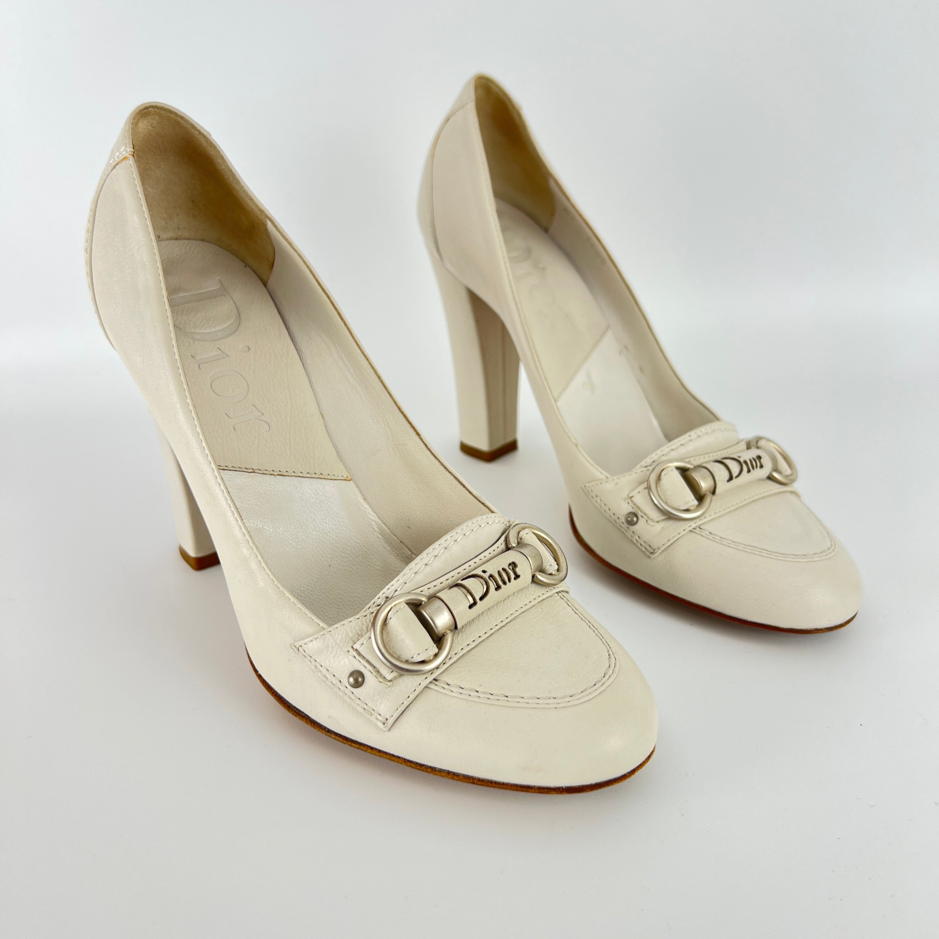 Dior | Vintage Galliano Era White Cream Leather Logo Horse Bit Pumps (35.5)