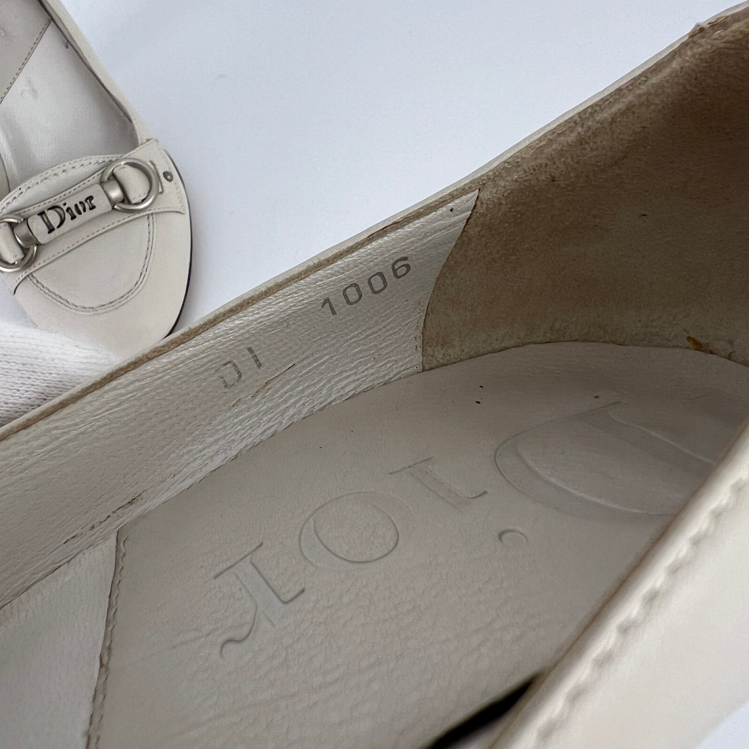 Dior | Vintage Galliano Era White Cream Leather Logo Horse Bit Pumps (35.5)
