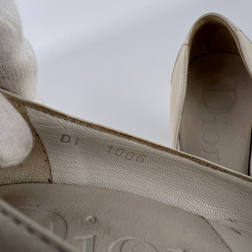 Dior | Vintage Galliano Era White Cream Leather Logo Horse Bit Pumps (35.5)