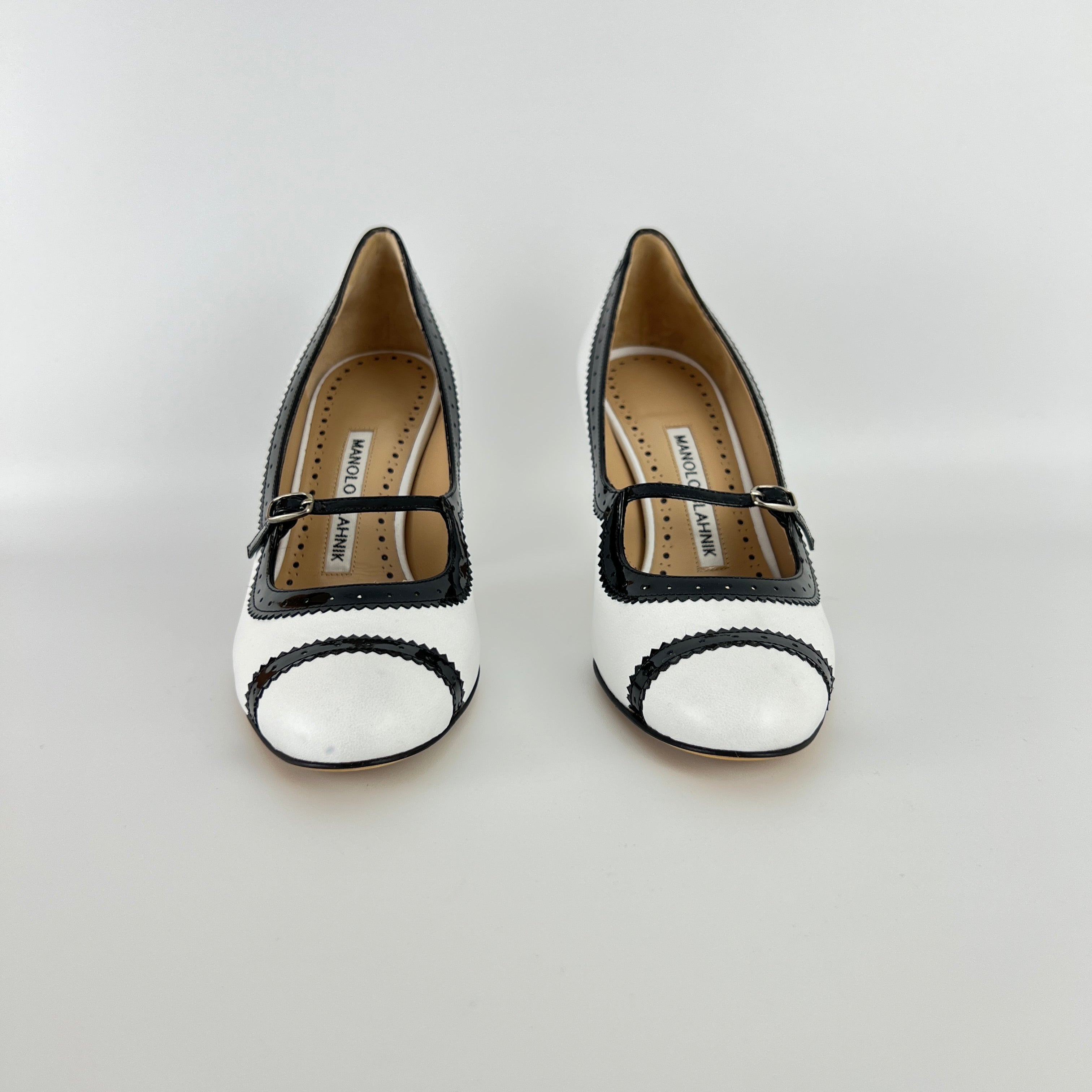 Manolo Blahnik | White Black Leather Brogue Trim Buckle Strap Pumps (34.5)