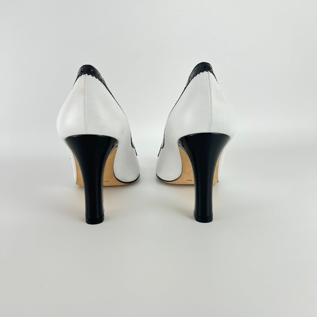 Manolo Blahnik | White Black Leather Brogue Trim Buckle Strap Pumps (34.5)