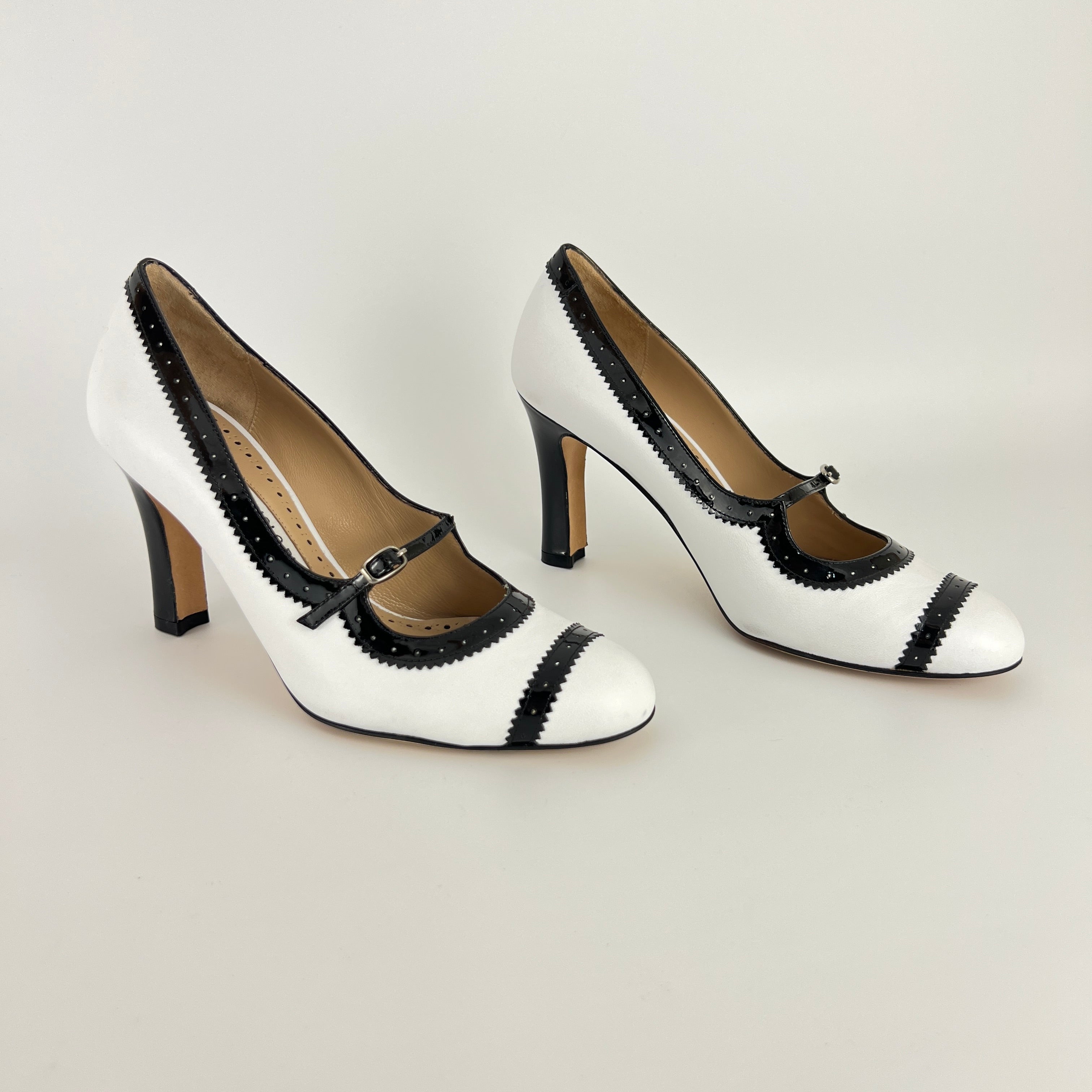 Manolo Blahnik | White Black Leather Brogue Trim Buckle Strap Pumps (34.5)