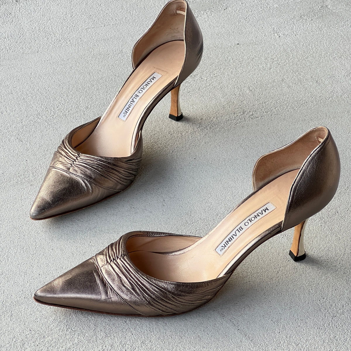Manolo Blahnik | Metallic Silver Pointed Toe D'Orsay Pumps (39.5)