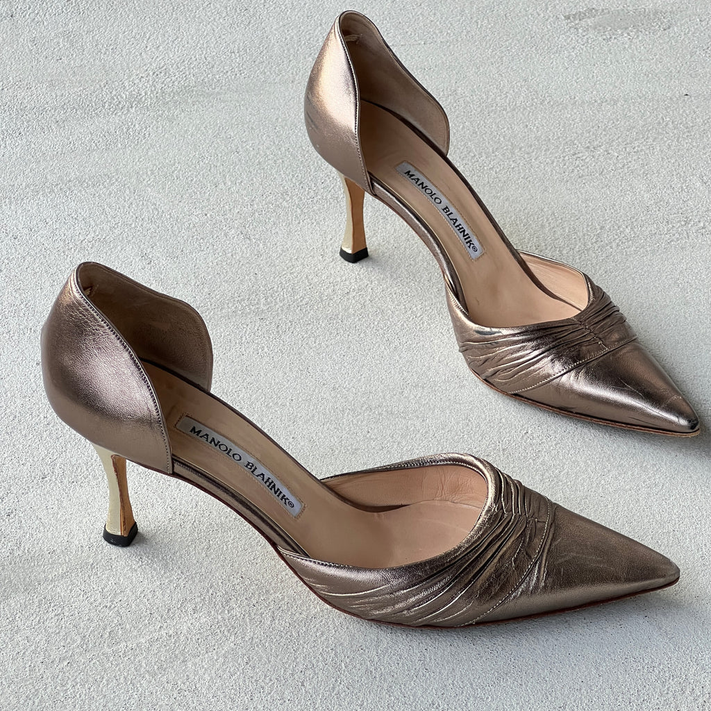 Manolo Blahnik | Metallic Silver Pointed Toe D'Orsay Pumps (39.5)