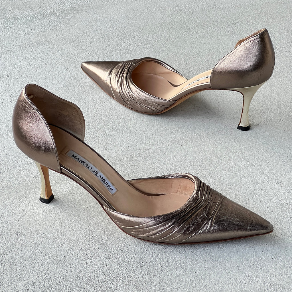 Manolo Blahnik | Metallic Silver Pointed Toe D'Orsay Pumps (39.5)