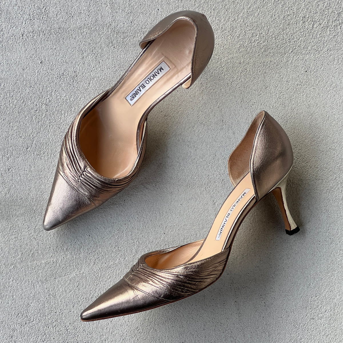Manolo Blahnik | Metallic Silver Pointed Toe D'Orsay Pumps (39.5)