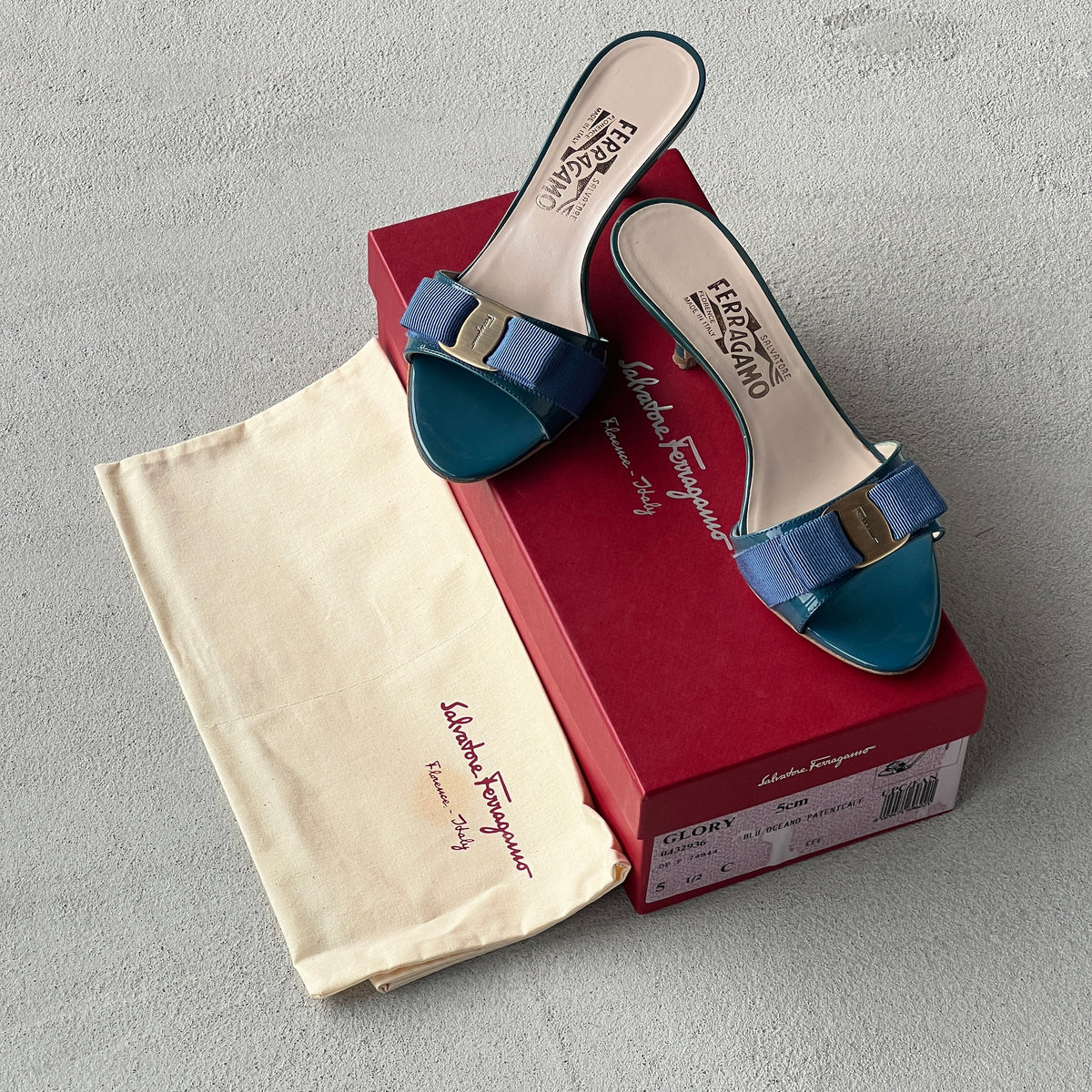 Ferragamo | Glory Vara Bow Blue Patent Leather Silver Logo Slide Mules (5.5 , 35.5)