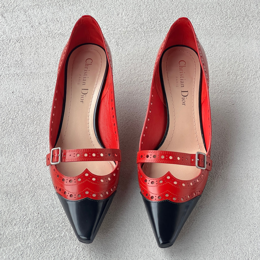 Dior | Spectadior Red Black Calf Leather Kitten Heel Pointed Brogue Pumps (37.5)