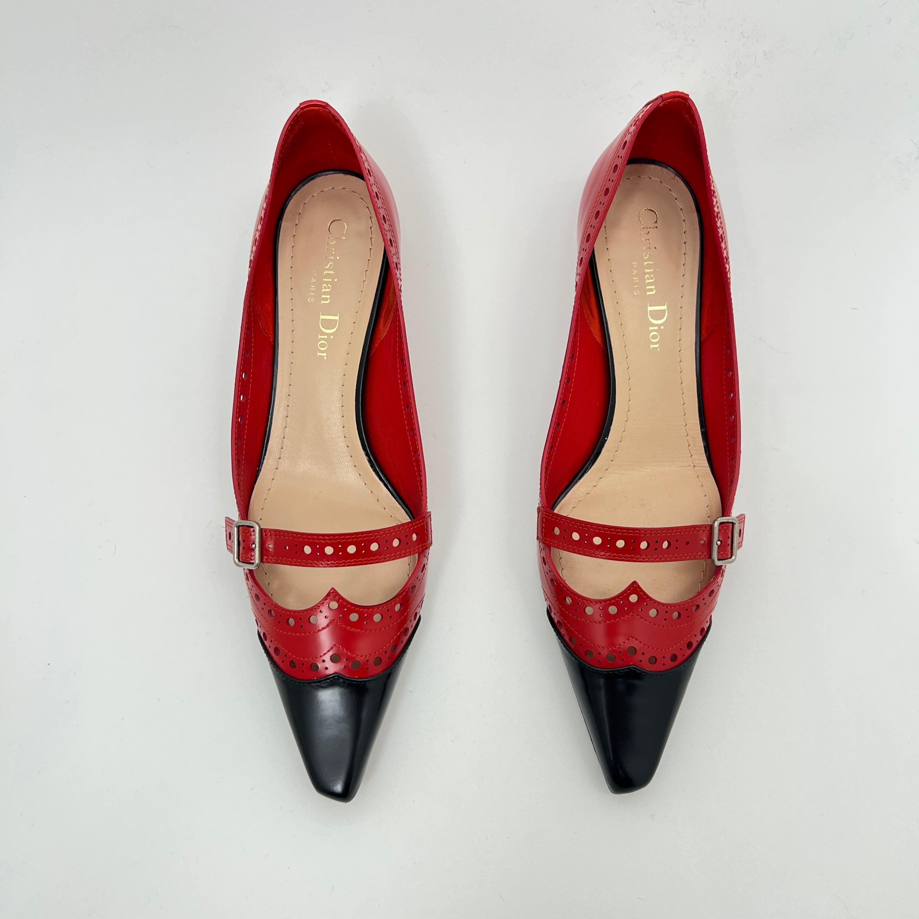 Dior | Spectadior Red Black Calfskin Kitten Heel Pump Pointed Brogue (37.5)