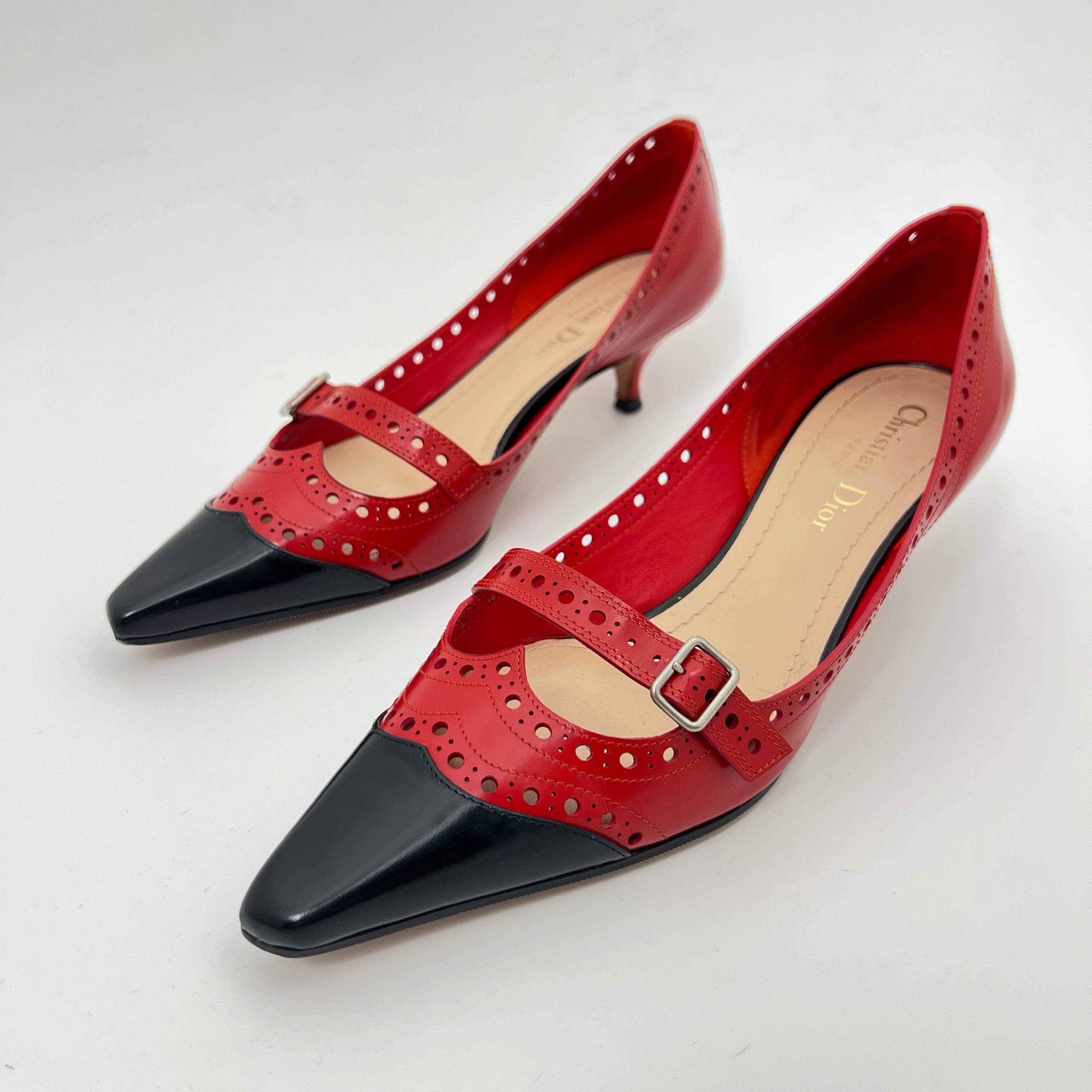 Dior | Spectadior Red Black Calfskin Kitten Heel Pump Pointed Brogue (37.5)