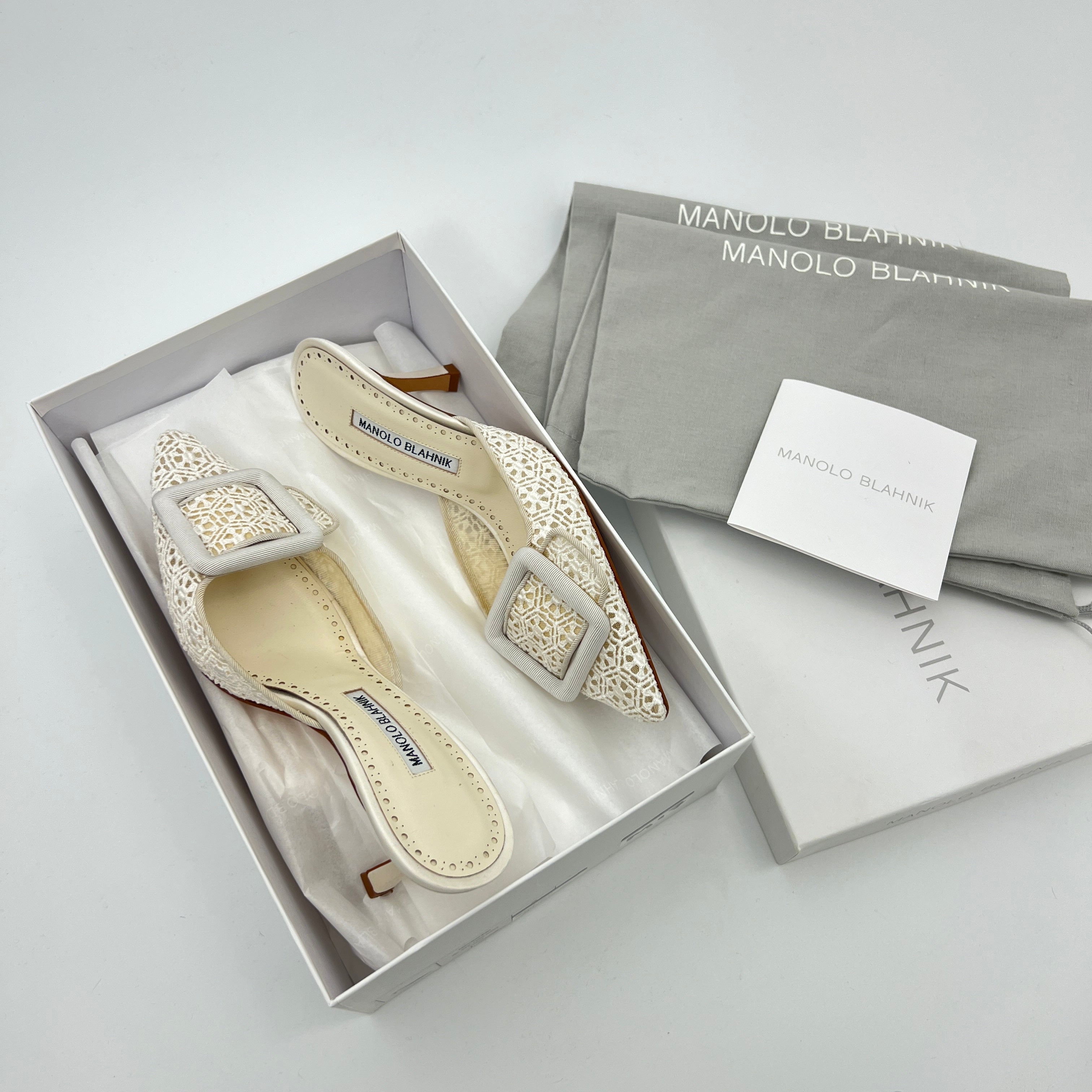 Manolo Blahnik | Maysalebi 70 Ivory Lace Dentelle Crepe de Chine Bridal Mules (36)