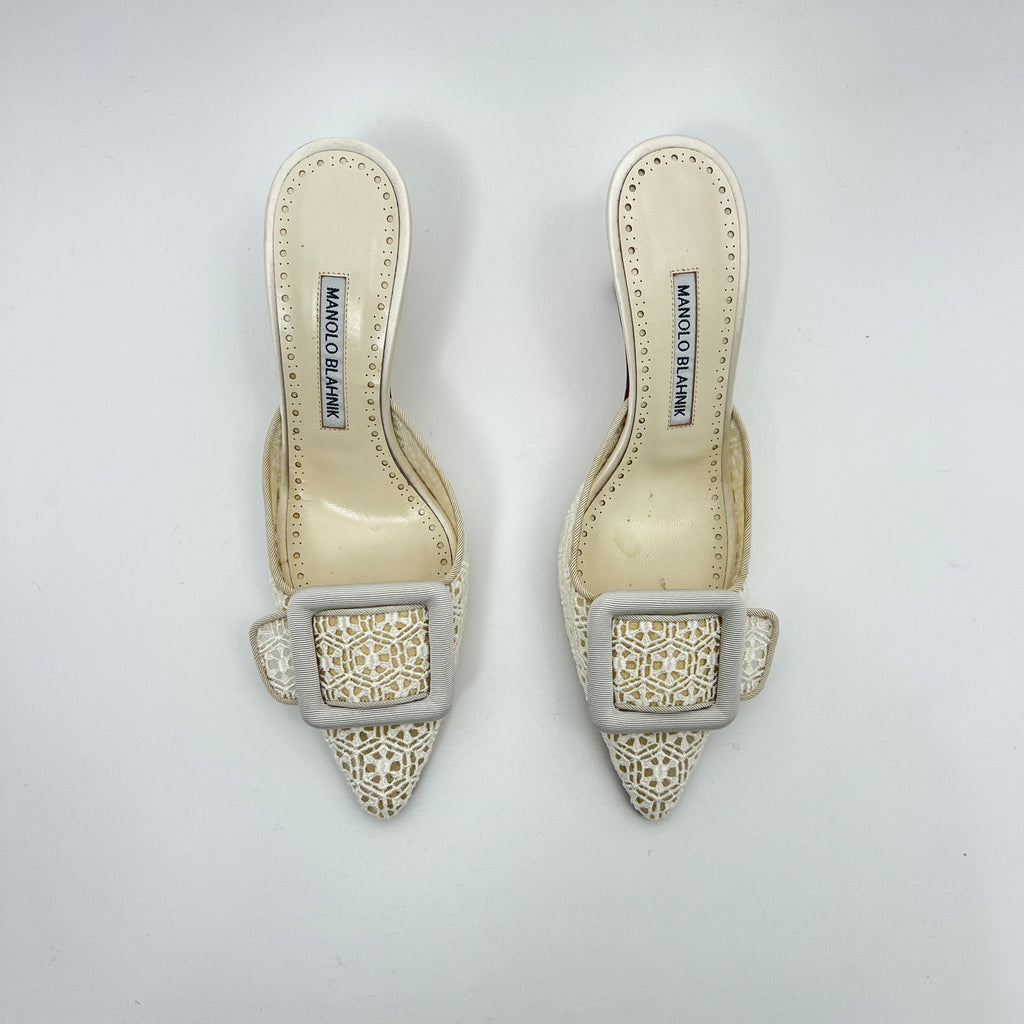 Manolo Blahnik | Maysalebi 70 Ivory Lace Dentelle Crepe de Chine Bridal Mules (36)