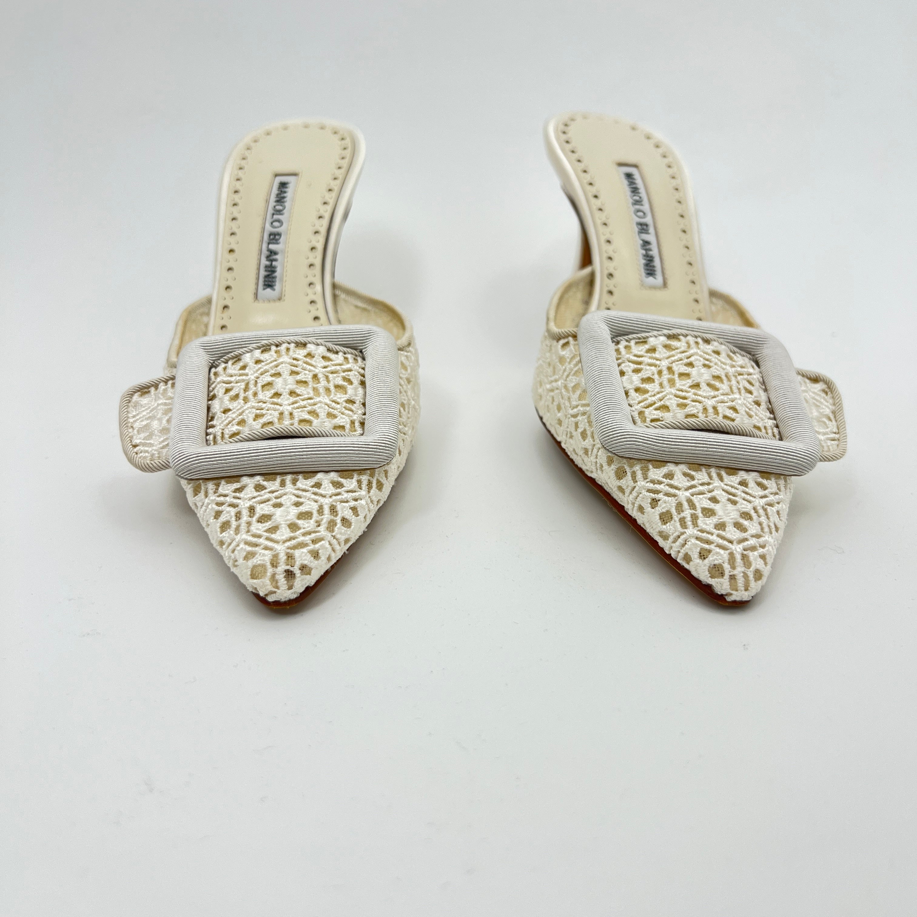 Manolo Blahnik | Maysalebi 70 Ivory Lace Dentelle Crepe de Chine Bridal Mules (36)