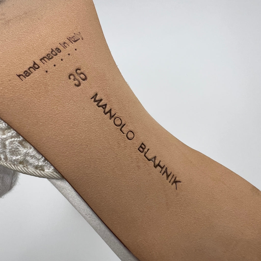 Manolo Blahnik | Maysalebi 70 Ivory Lace Dentelle Crepe de Chine Bridal Mules (36)
