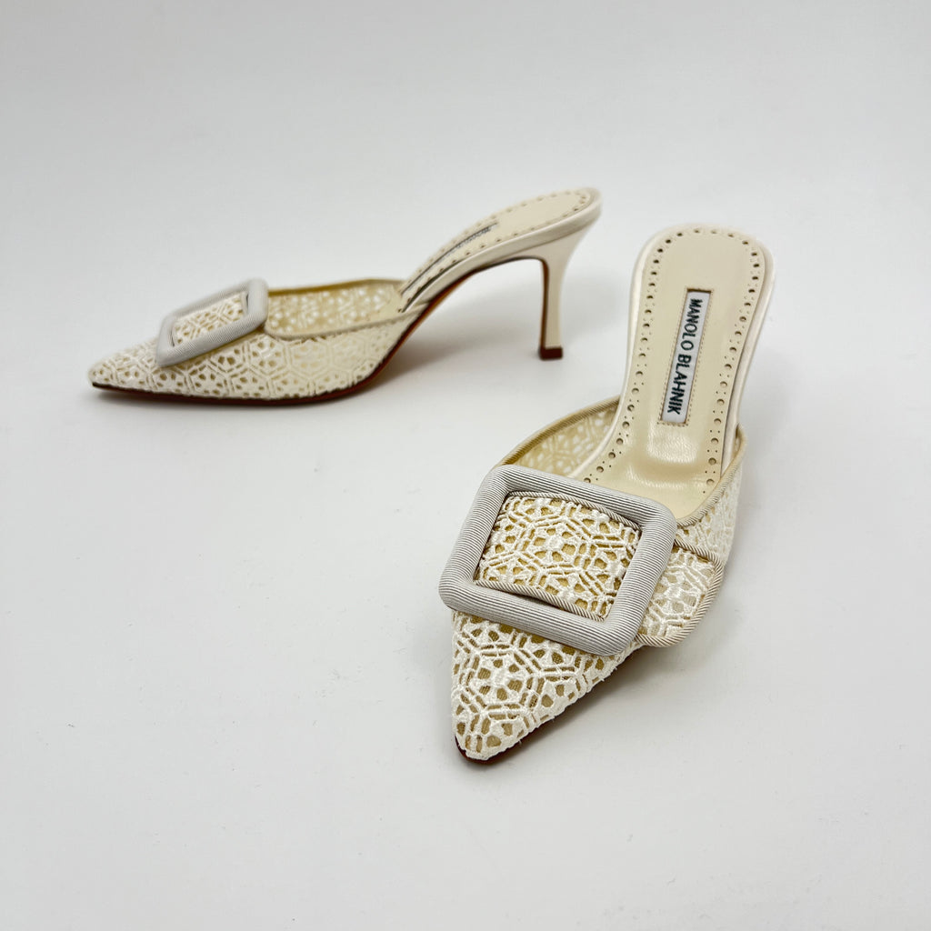 Manolo Blahnik | Maysalebi 70 Ivory Lace Dentelle Crepe de Chine Bridal Mules (36)