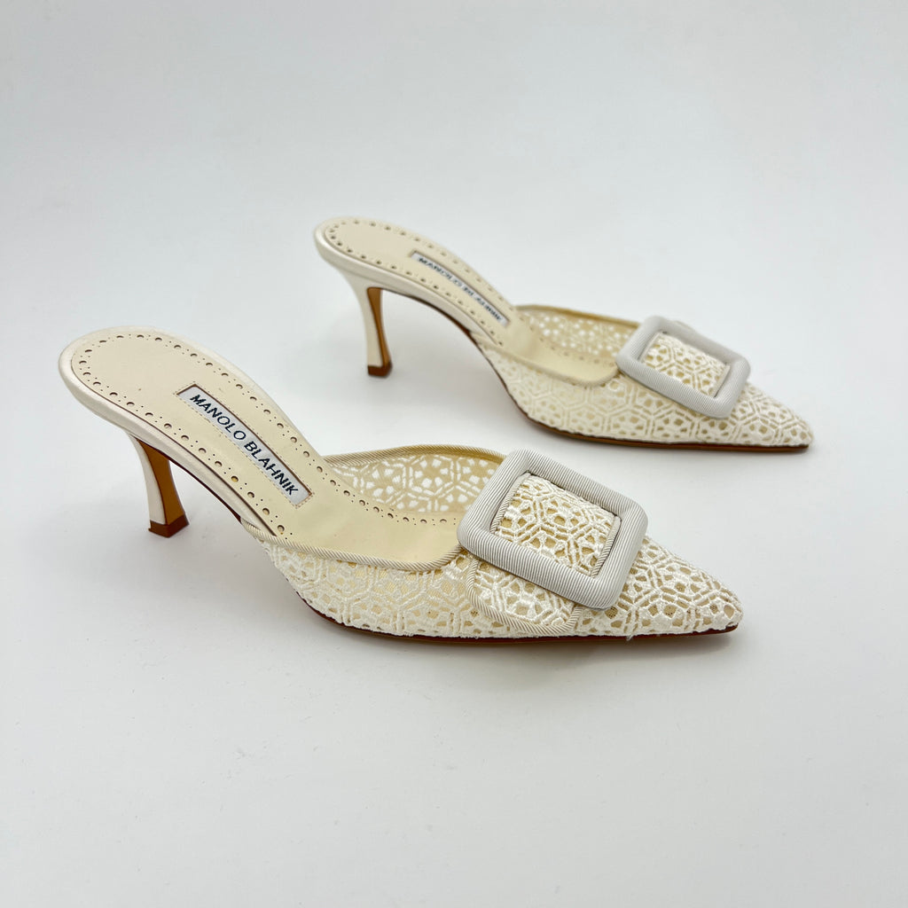 Manolo Blahnik | Maysalebi 70 Ivory Lace Dentelle Crepe de Chine Bridal Mules (36)