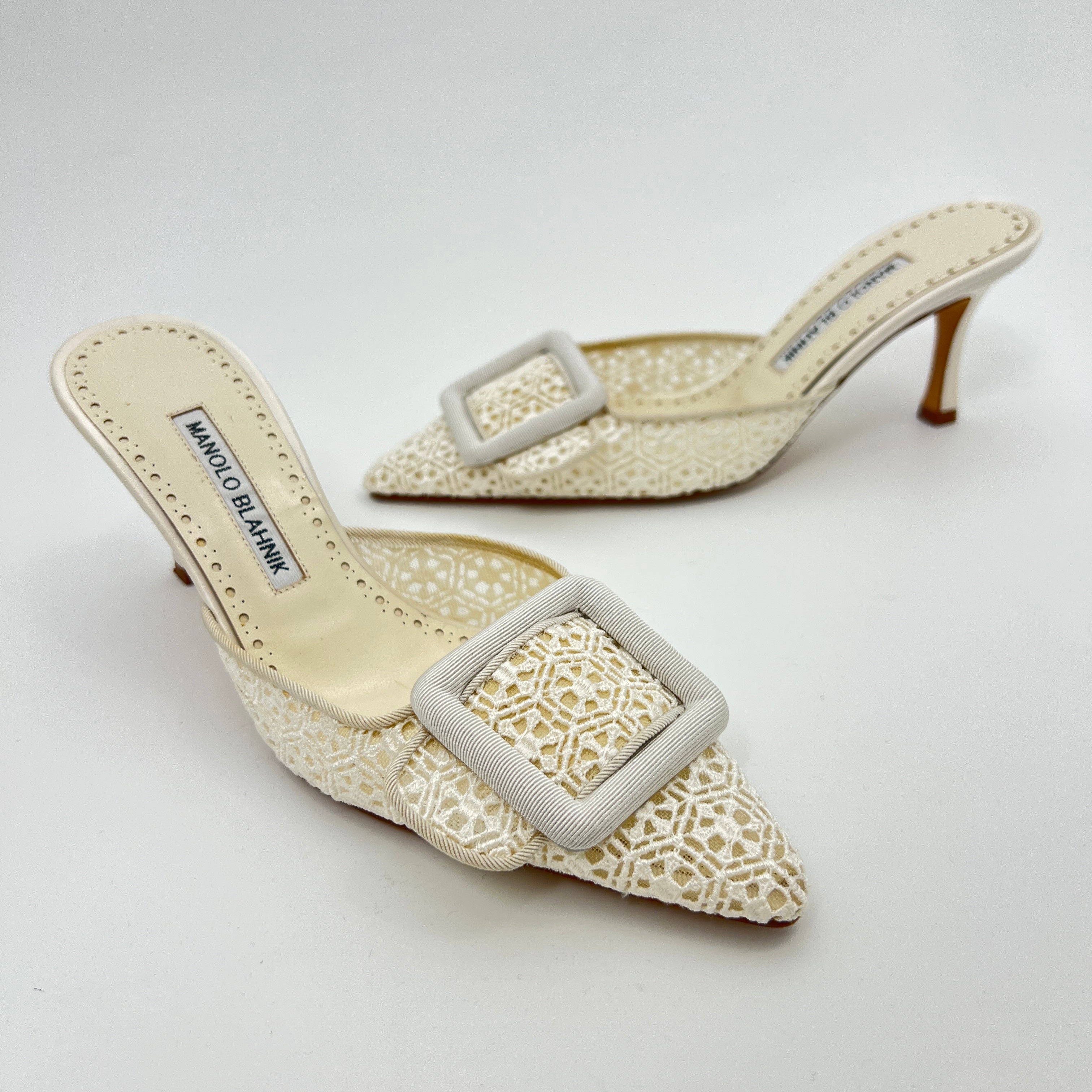Manolo Blahnik | Maysalebi 70 Ivory Lace Dentelle Crepe de Chine Bridal Mules (36)