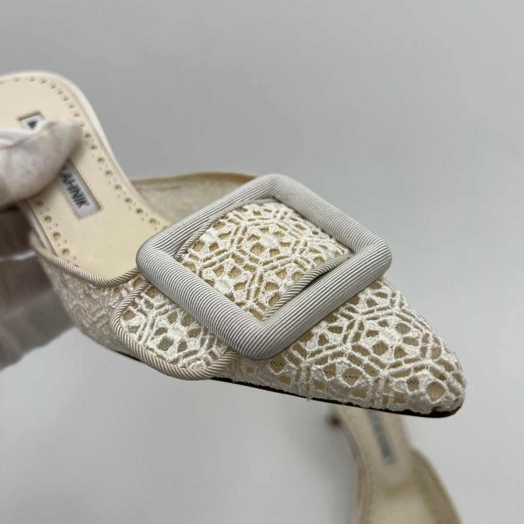Manolo Blahnik | Maysalebi 70 Ivory Lace Dentelle Crepe de Chine Bridal Mules (36)