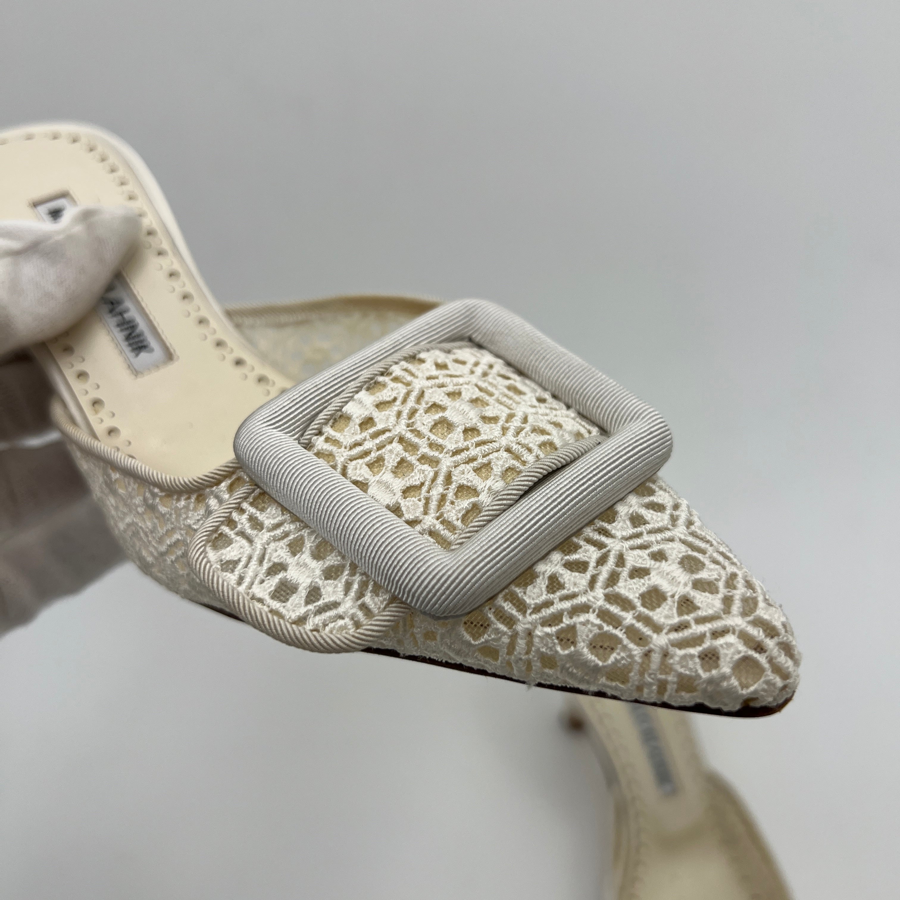 Manolo Blahnik | Maysalebi 70 Ivory Lace Dentelle Crepe de Chine Bridal Mules (36)