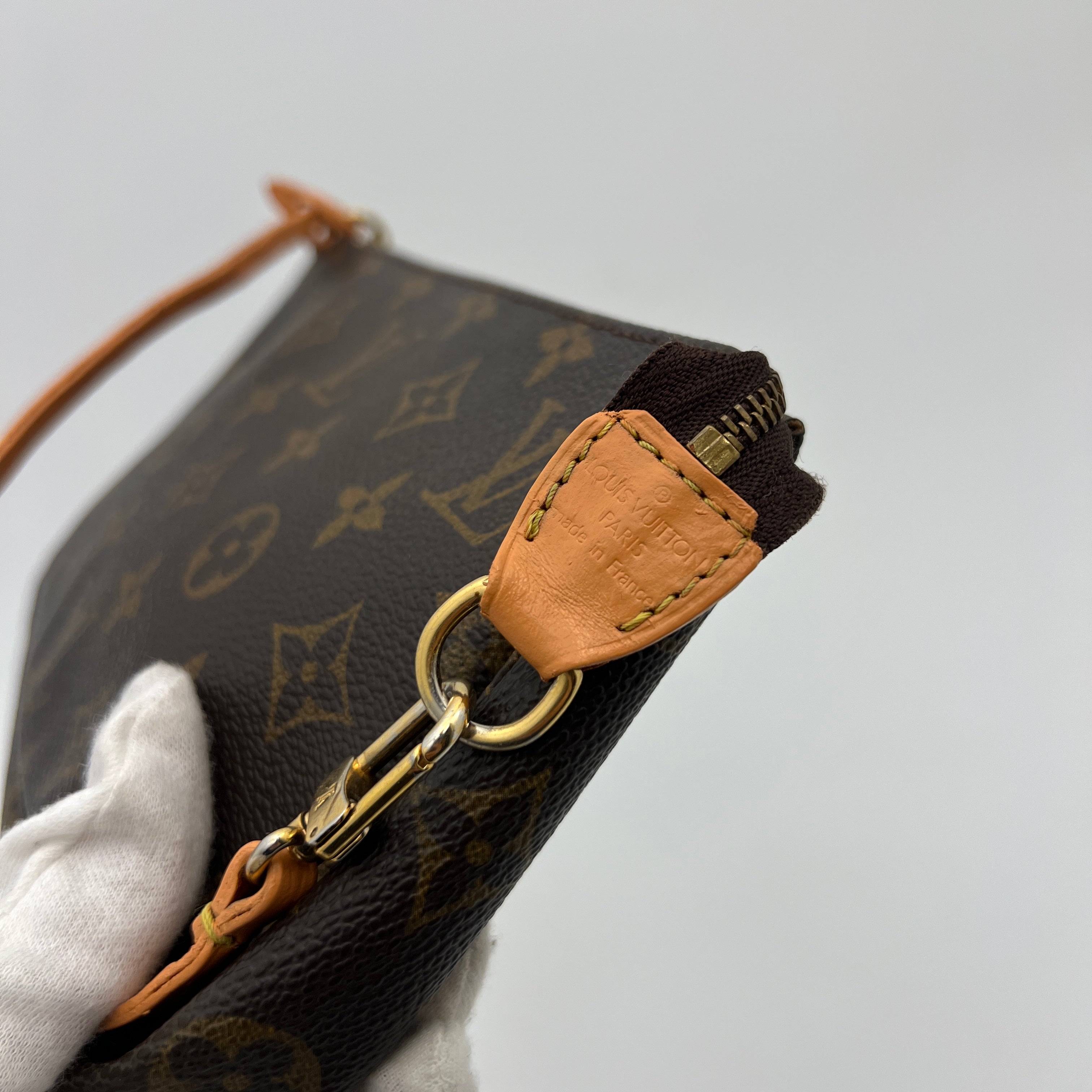 Louis Vuitton | Vintage Pochette LV Monogram Leather Canvas Shoulder Bag Small