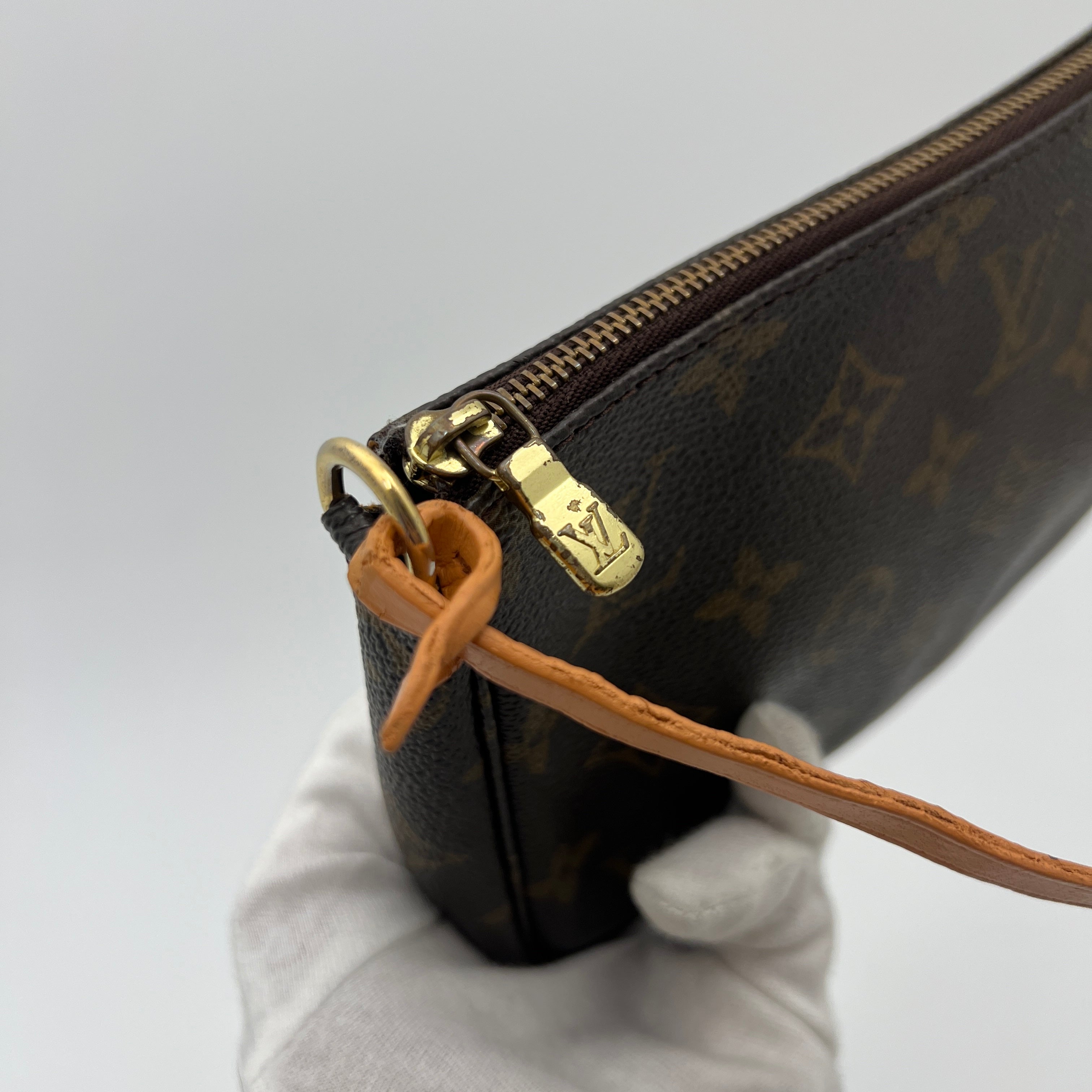Louis Vuitton | Vintage Pochette LV Monogram Leather Canvas Shoulder Bag Small
