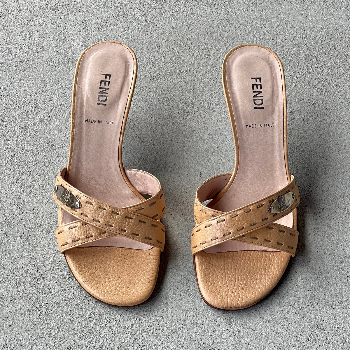 Fendi | Selleria Tan Peach Leather Silver Logo Plate Slide Mules (36)