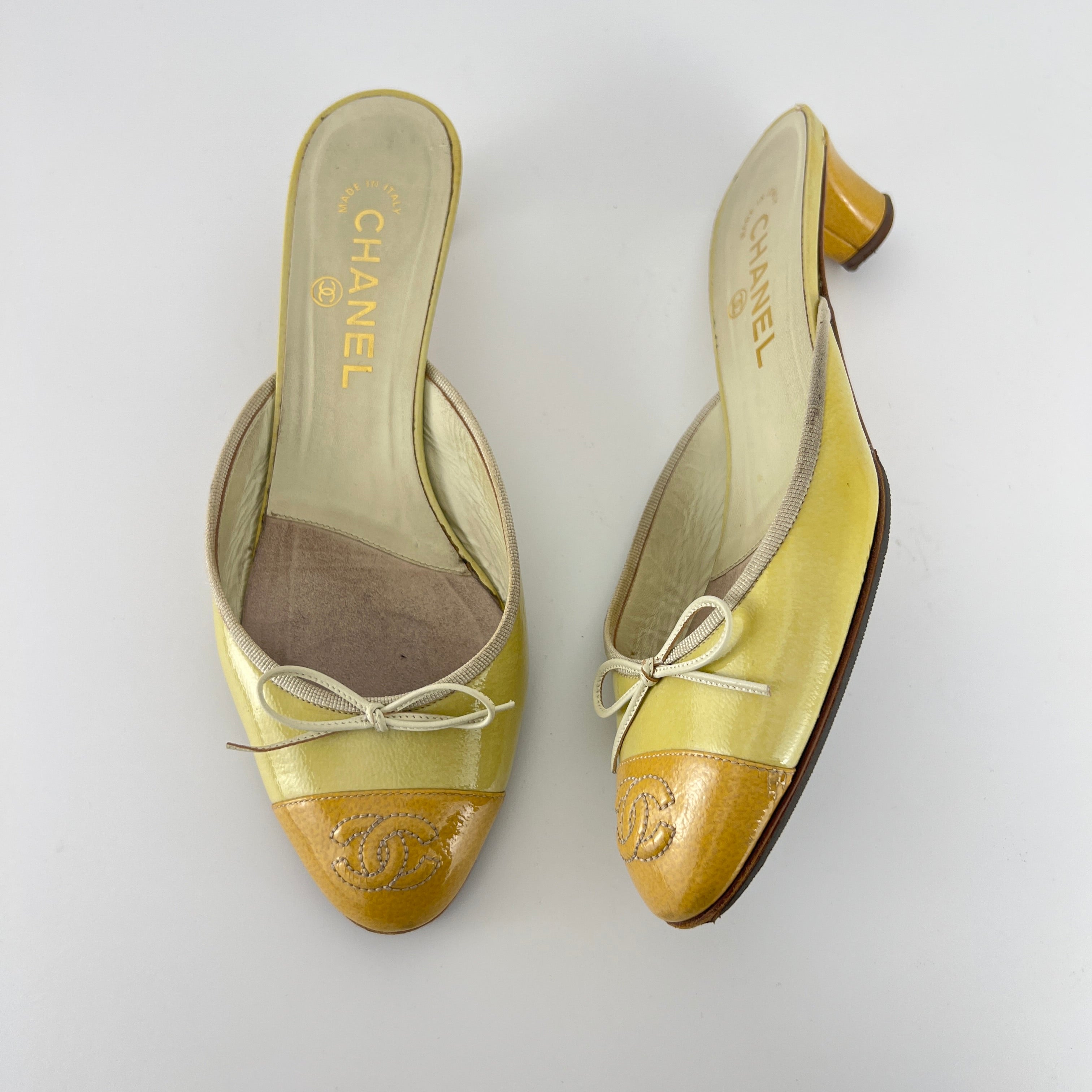 Chanel | Vintage Yellow Orange CC Logo Patent Leather Closed Toe Mule (39C)