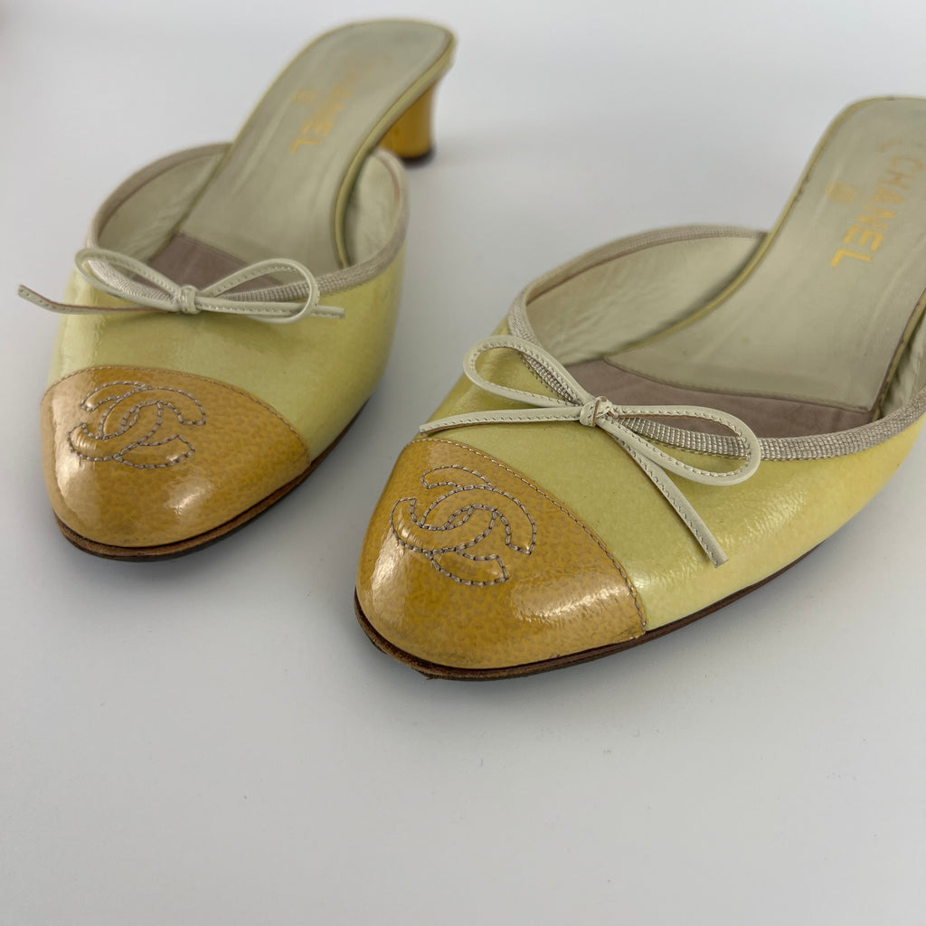 Chanel | Vintage Yellow Orange CC Logo Patent Leather Closed Toe Mule (39C)